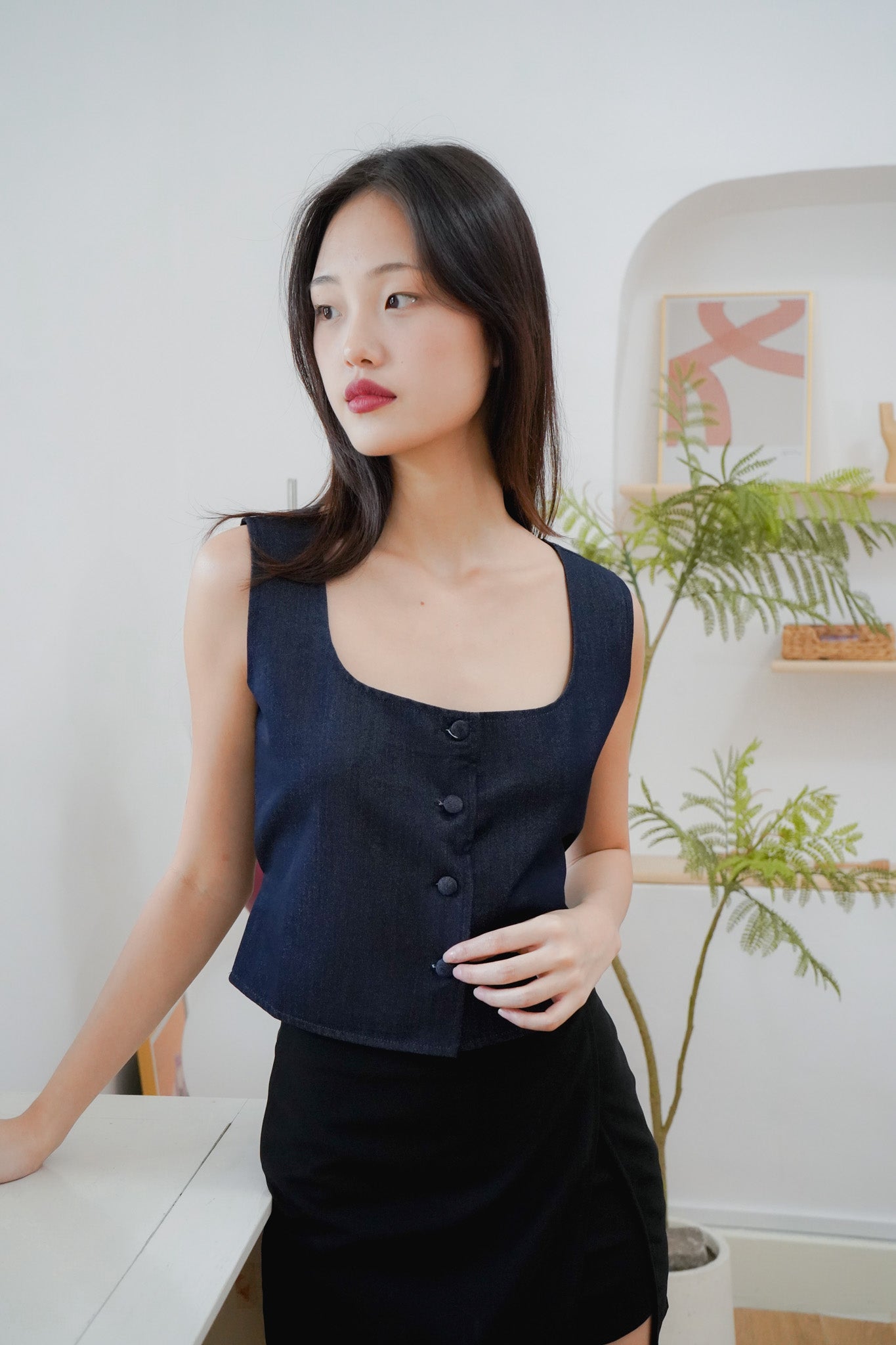 Mira Sleeveless Button Up Top (Dark Denim)