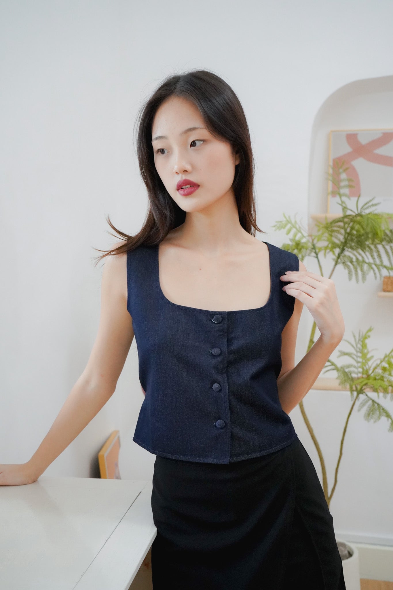 Mira Sleeveless Button Up Top (Dark Denim)