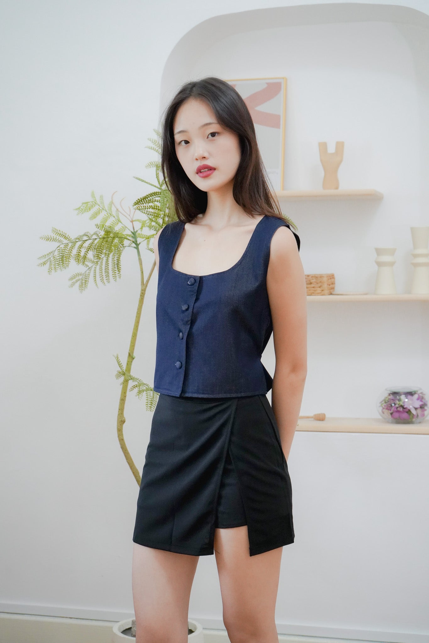 Mira Sleeveless Button Up Top (Dark Denim)