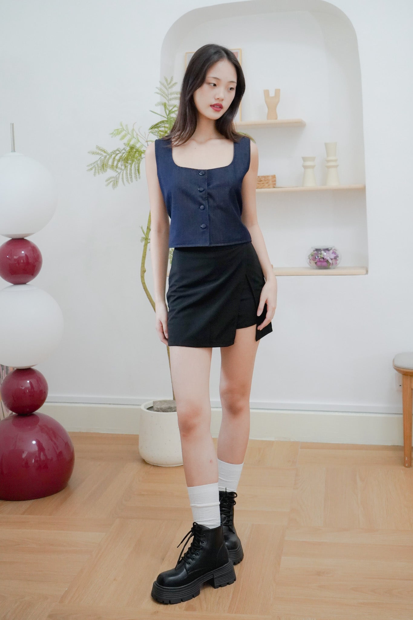 Mira Sleeveless Button Up Top (Dark Denim)