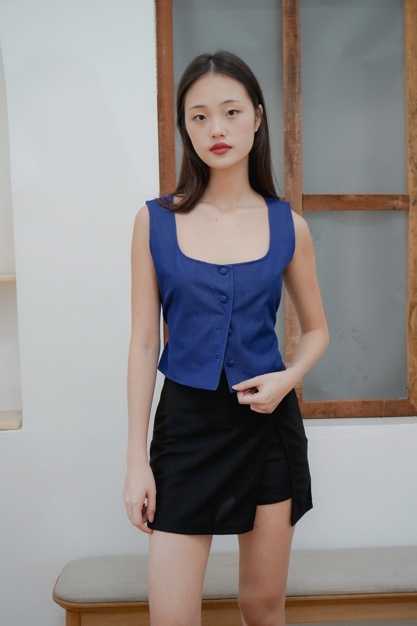 Mira Sleeveless Button Up Top (Denim Blue)