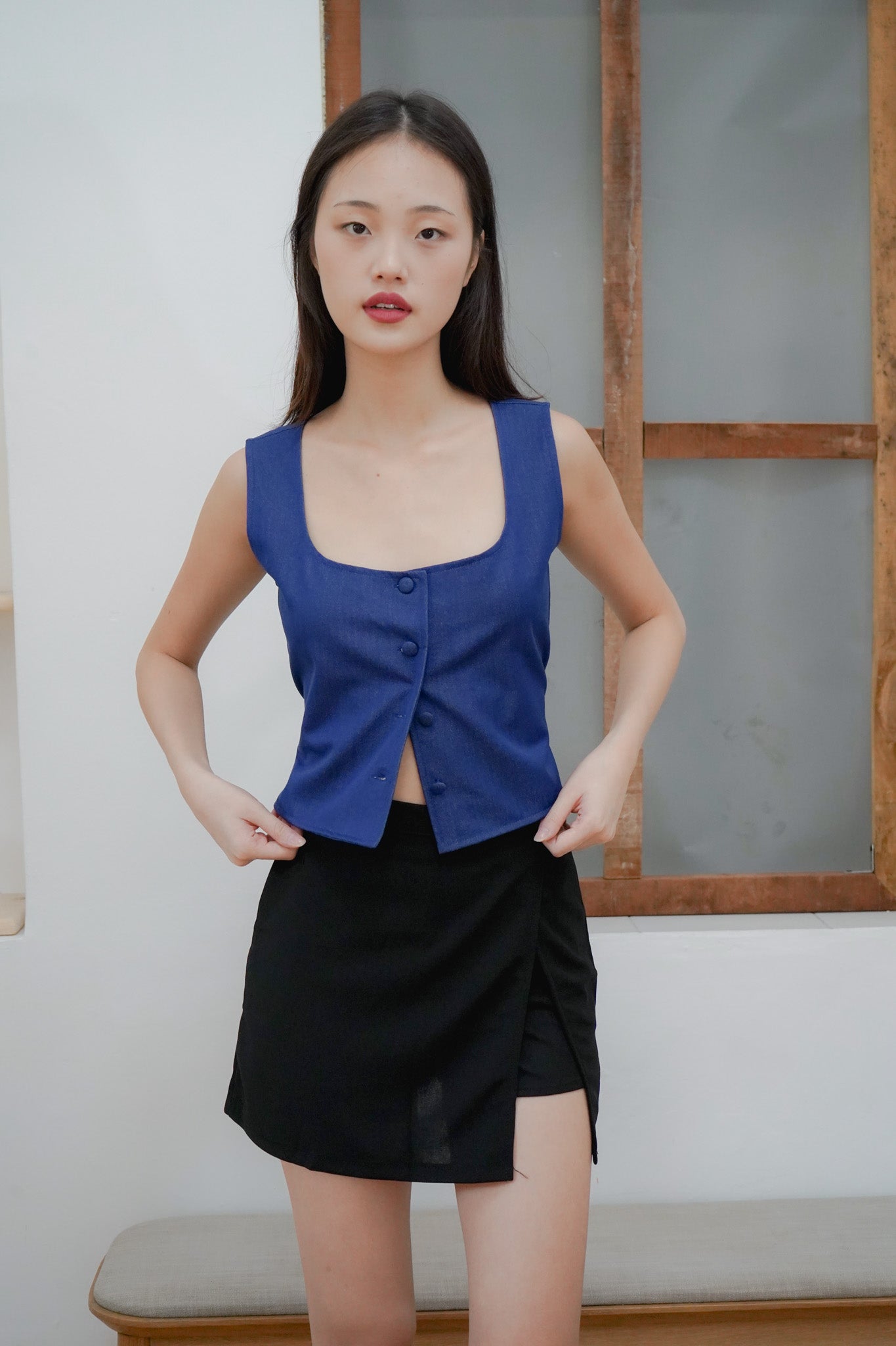 Mira Sleeveless Button Up Top (Denim Blue)