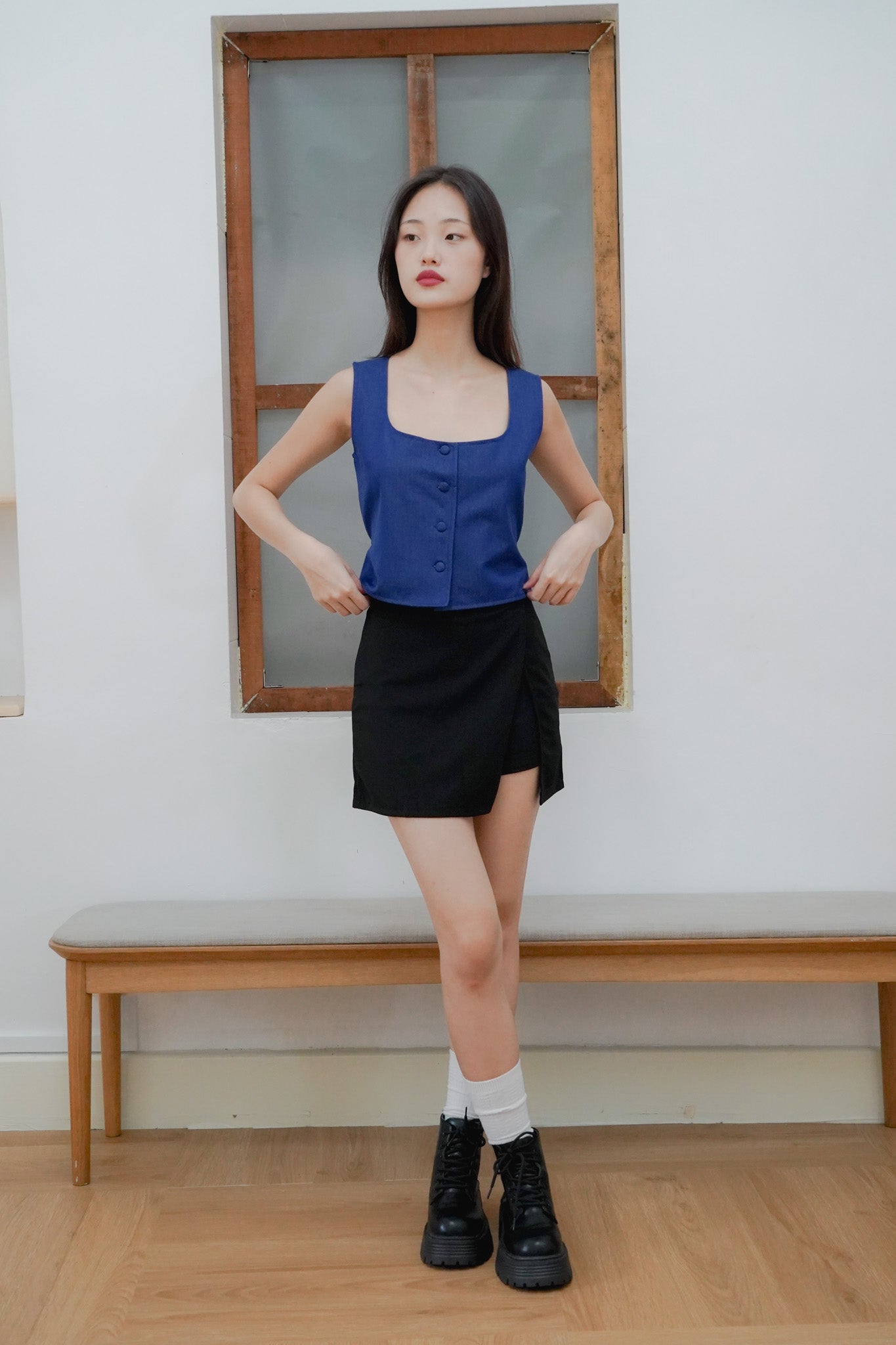 Mira Sleeveless Button Up Top (Denim Blue)