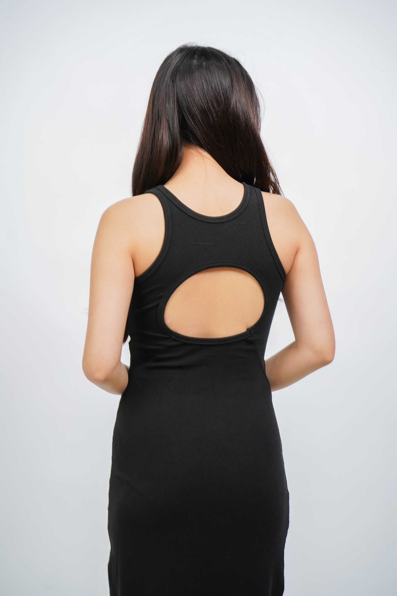Everlyn Tank Maxi Dress with Cut Out Back (Black)