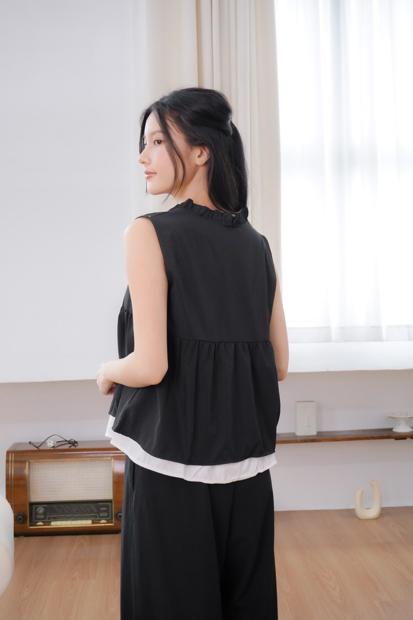 Matilda Ruffle Sleeveless top (non-detachable) (Black)