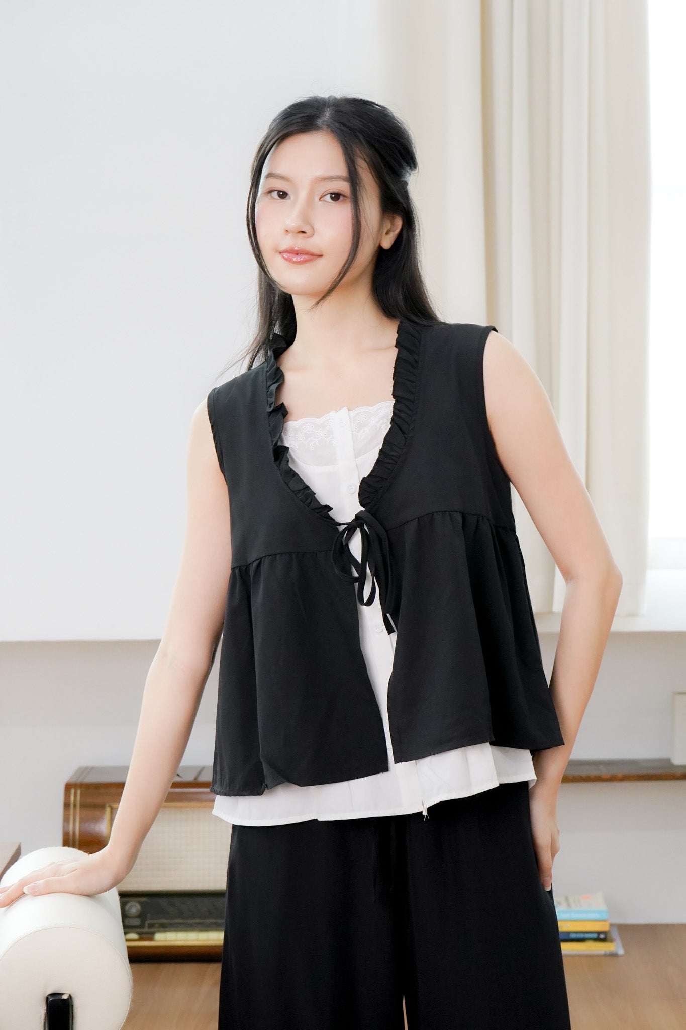Matilda Ruffle Sleeveless top (non-detachable) (Black)