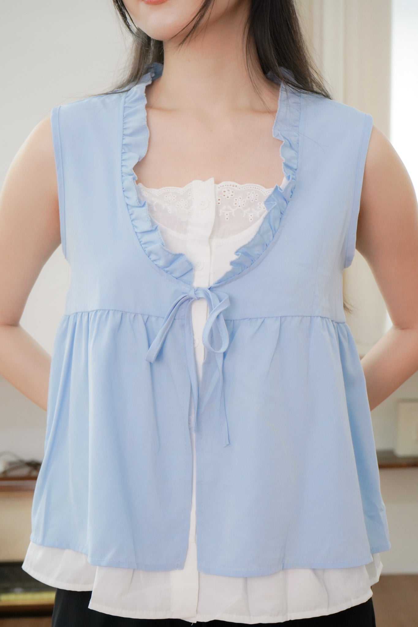 Matilda Ruffle Sleeveless top (non-detachable) (Sky blue)