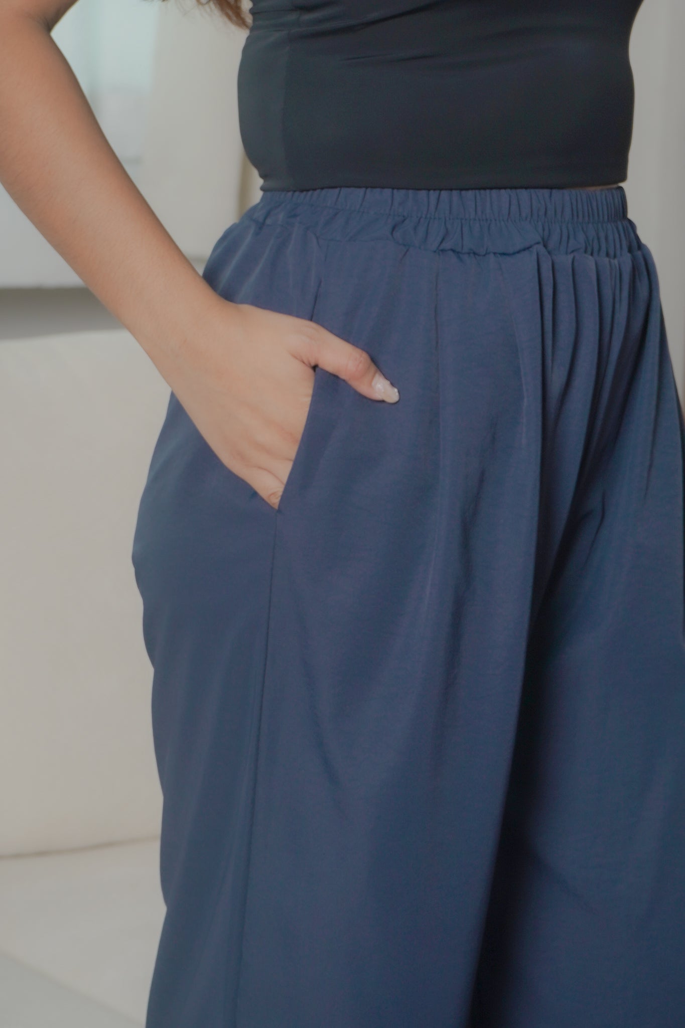 Harper wide-leg pants (Navy)