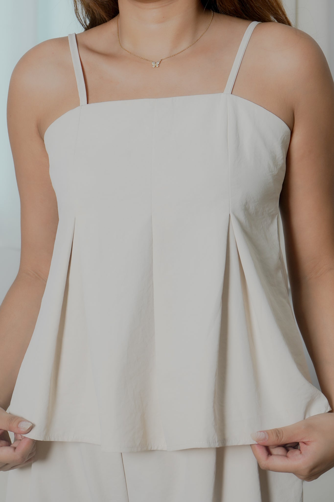 Harper sleeveless pleated babydoll top (Khaki)