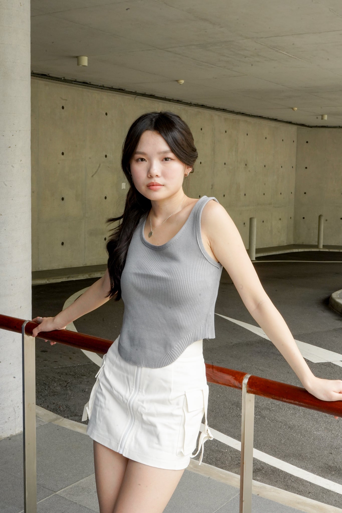 Axel Curved Hem Top (Grey)