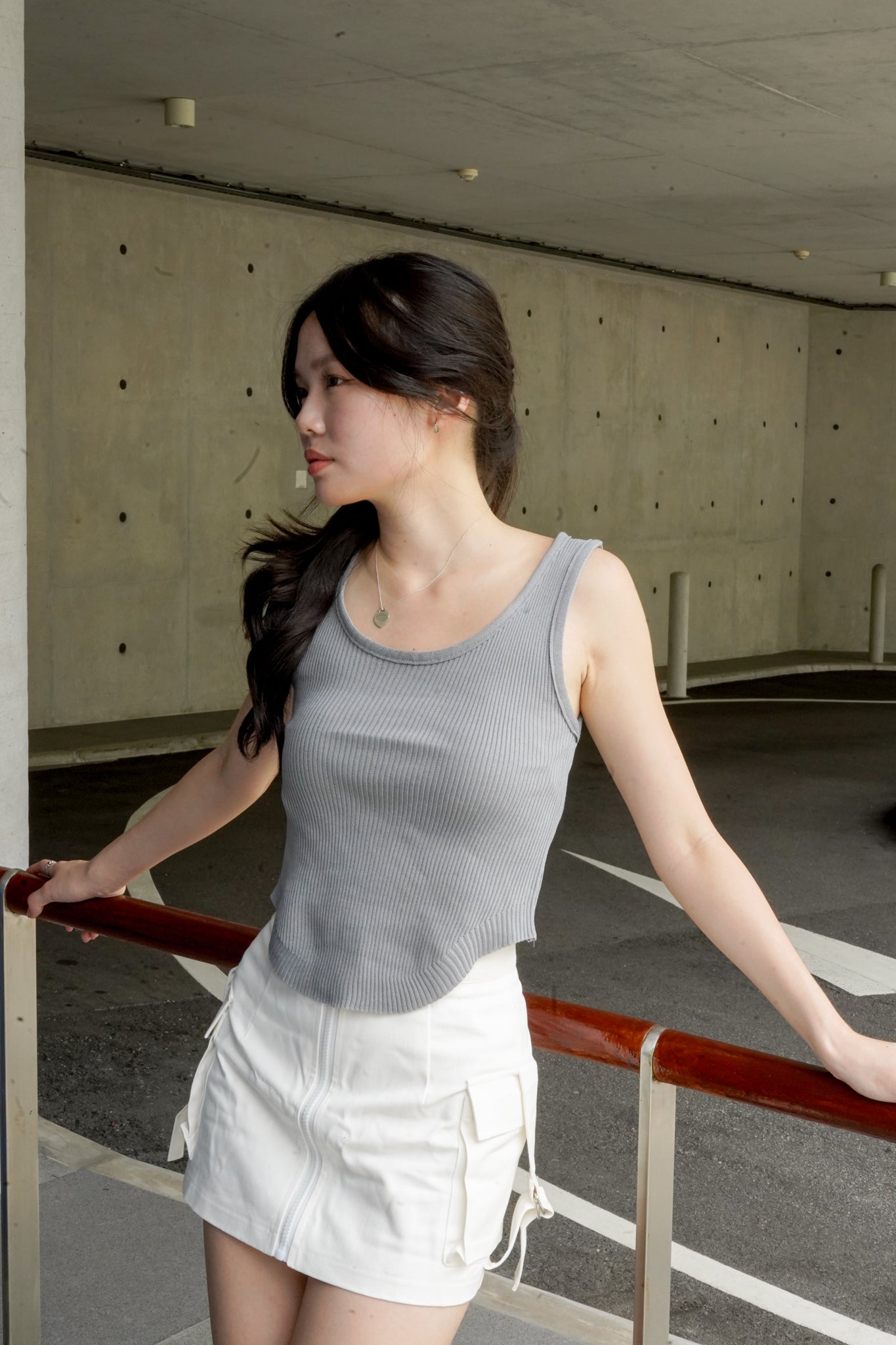 Axel Curved Hem Top (Grey)