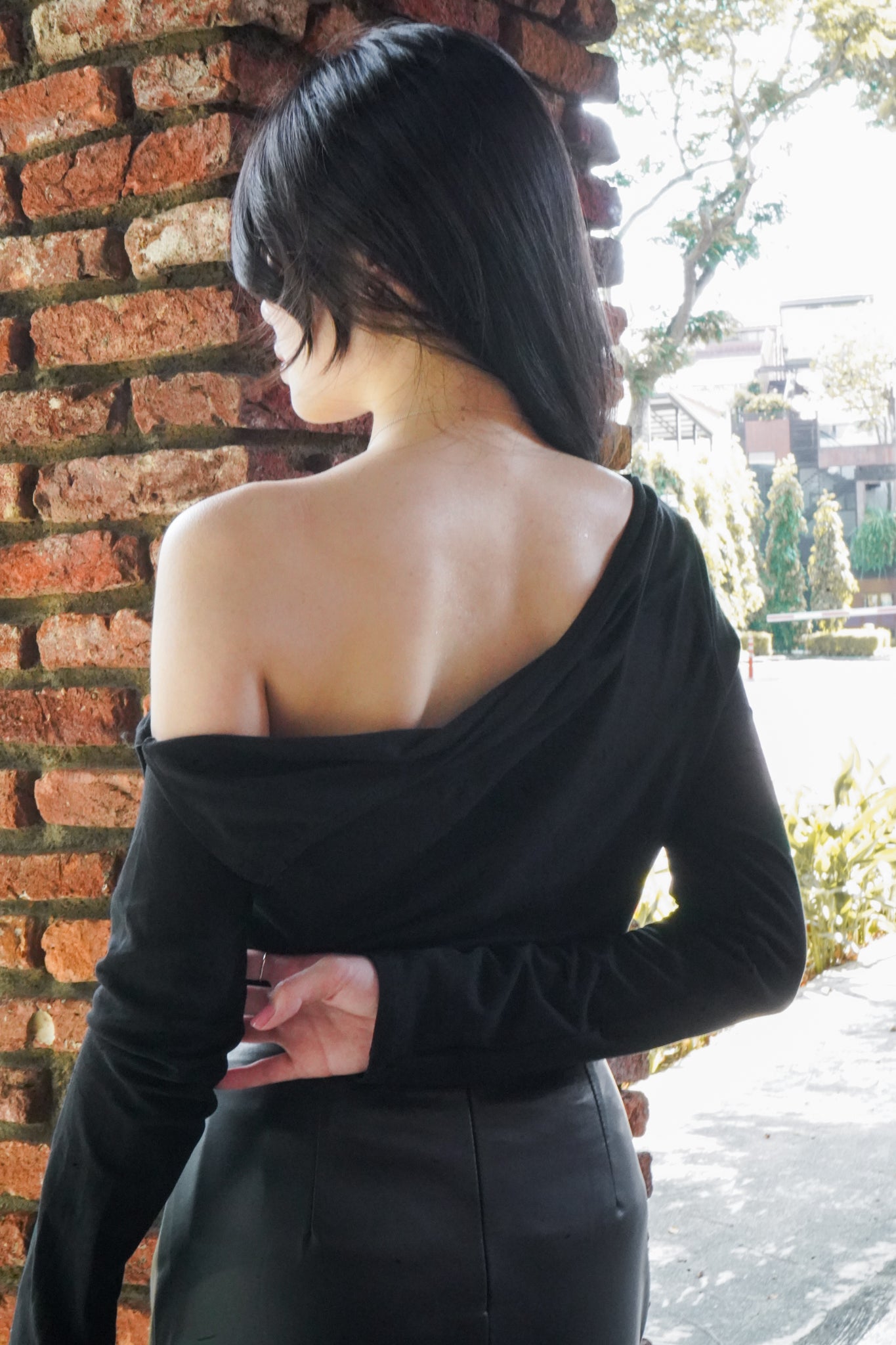 Hannah Asymmetrical Top (Black)