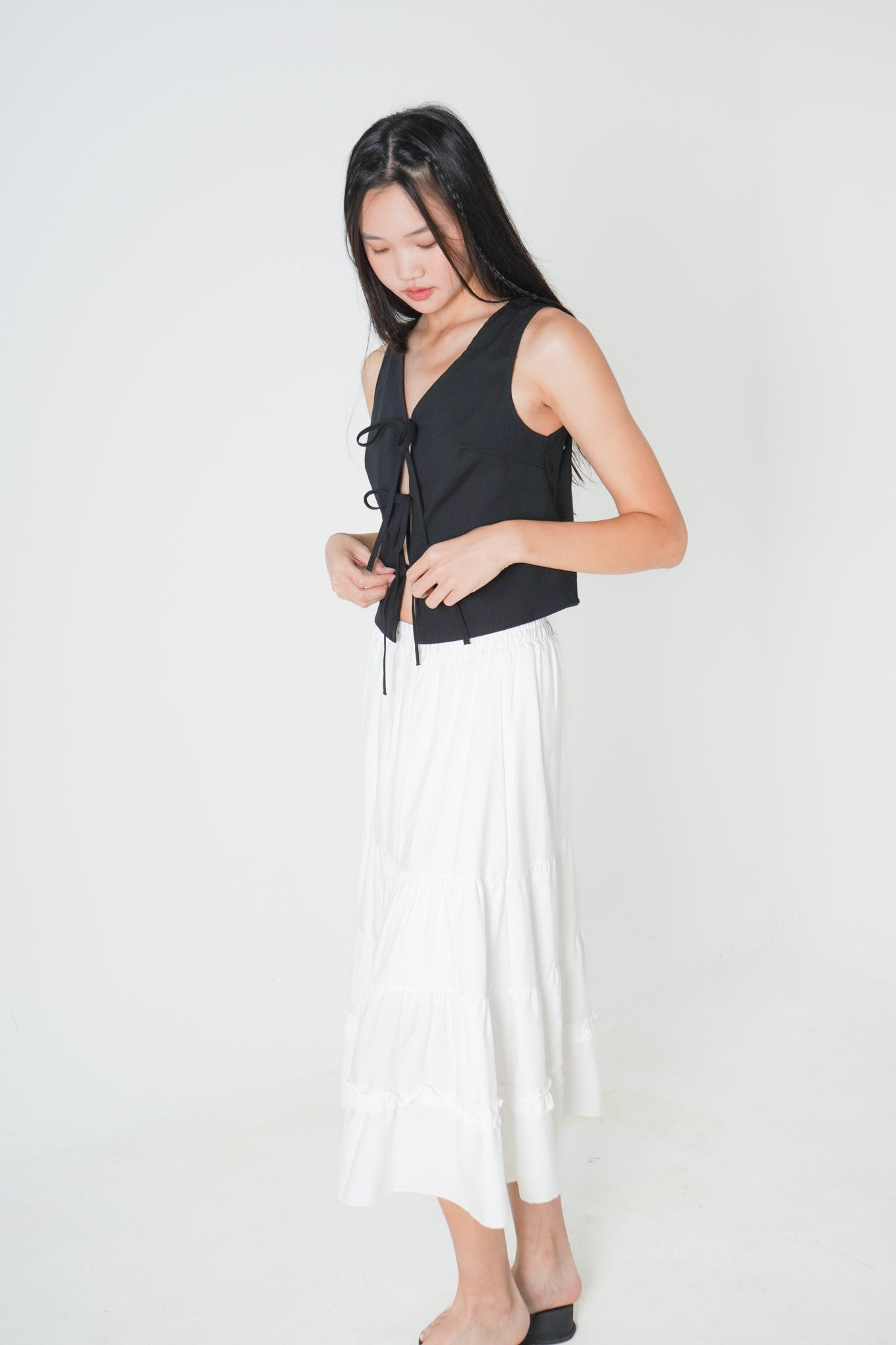 Mandy Sleeveless Tie Front Top (Black)