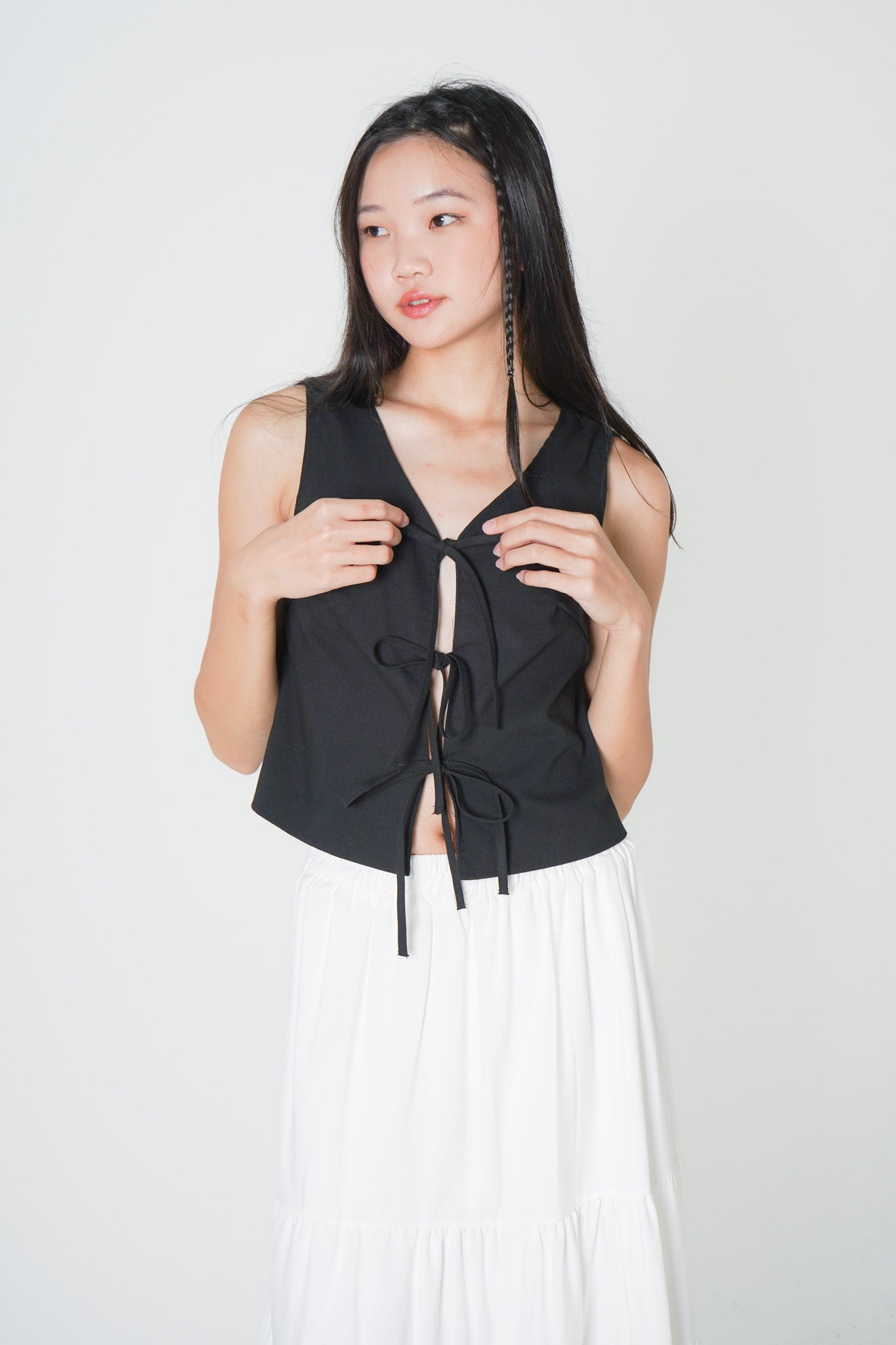 Mandy Sleeveless Tie Front Top (Black)