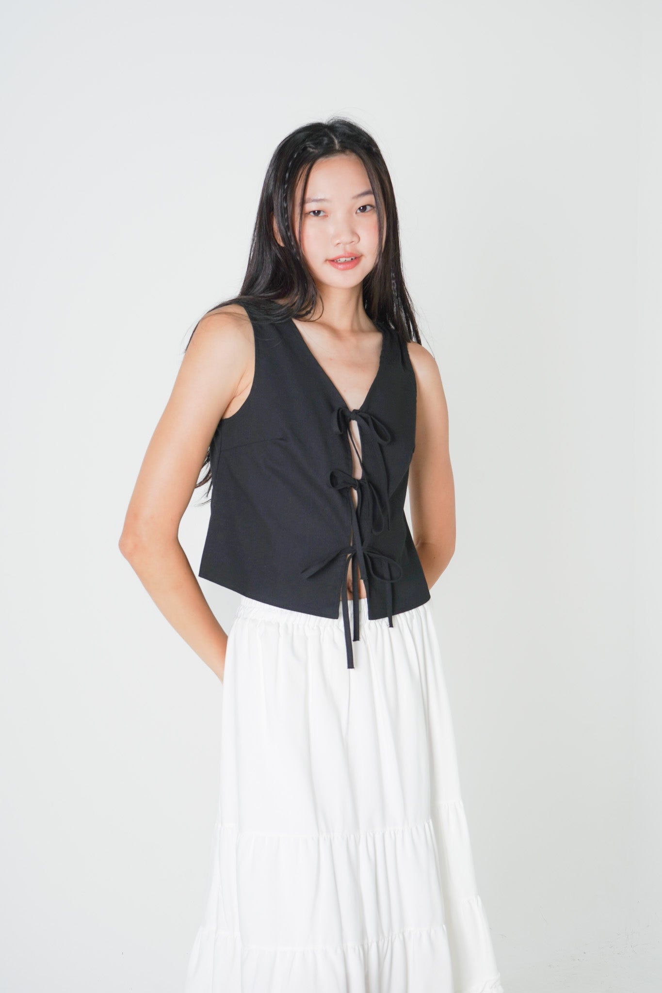 Mandy Sleeveless Tie Front Top (Black)