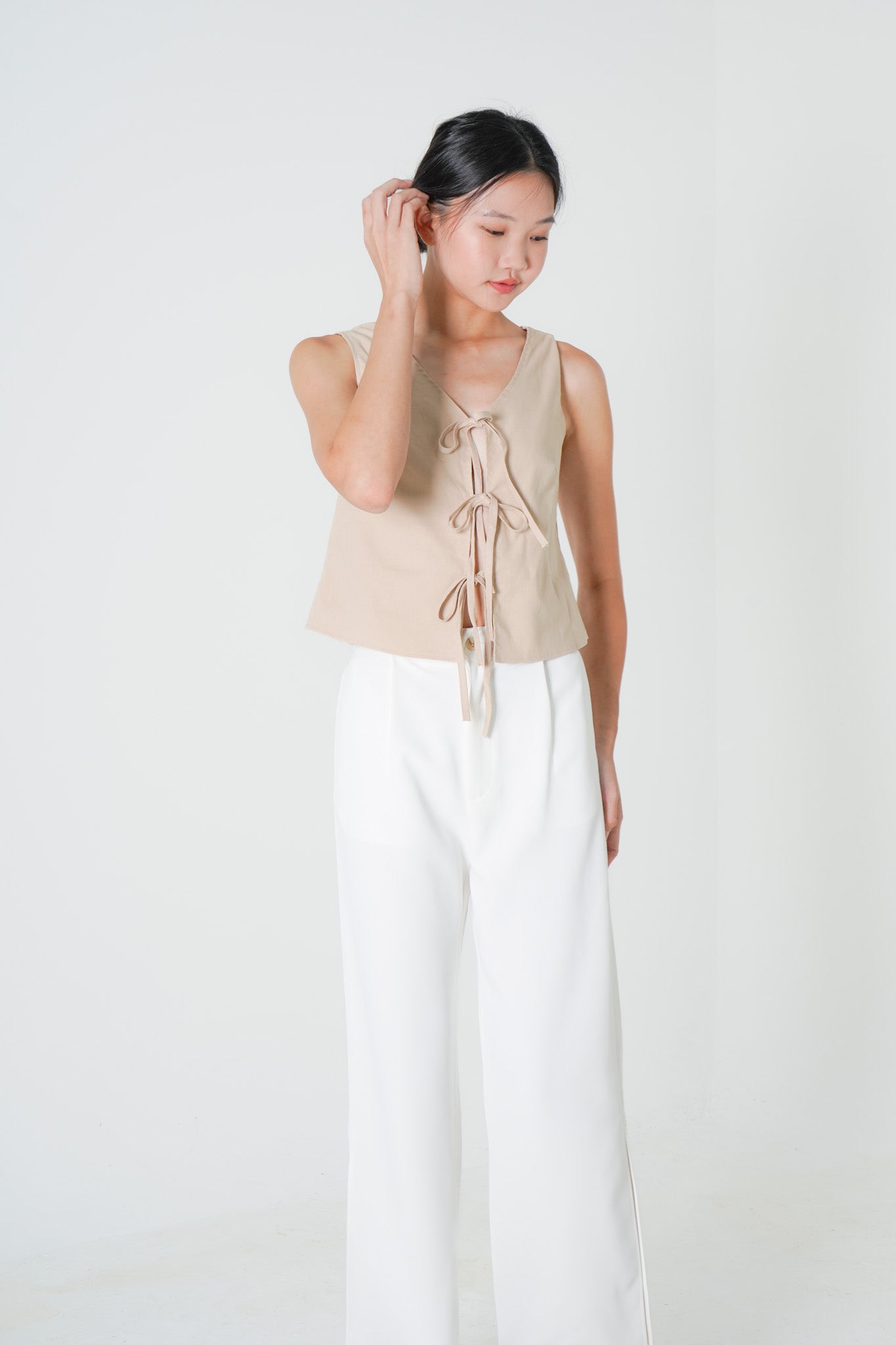 Mandy Sleeveless Tie Front Top (Beige)