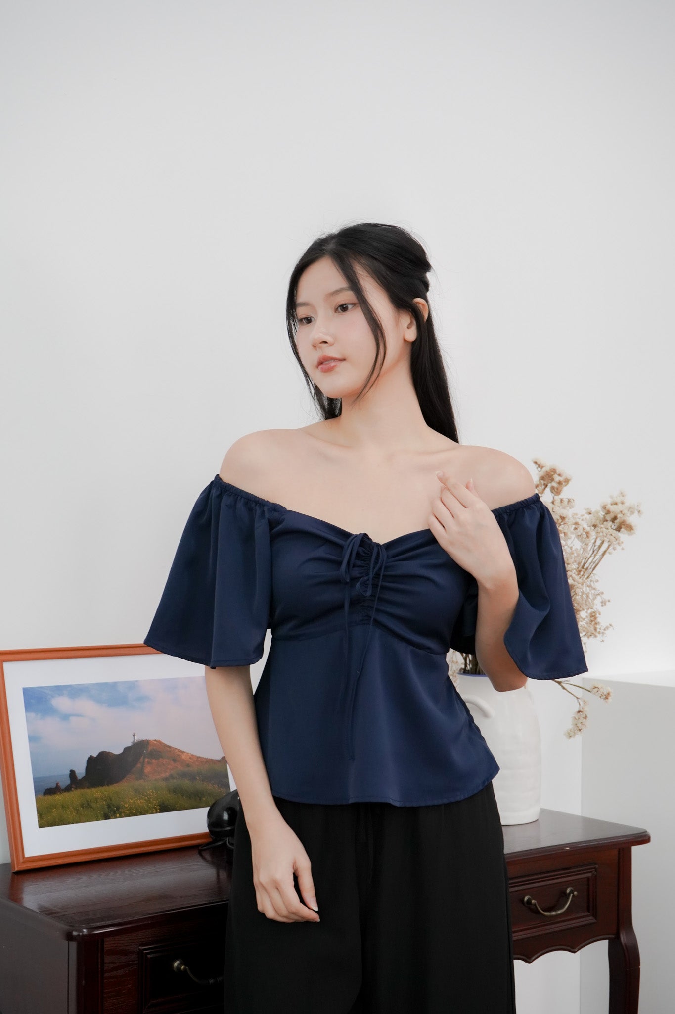 Aria Flutter Sweetheart Top (Navy)