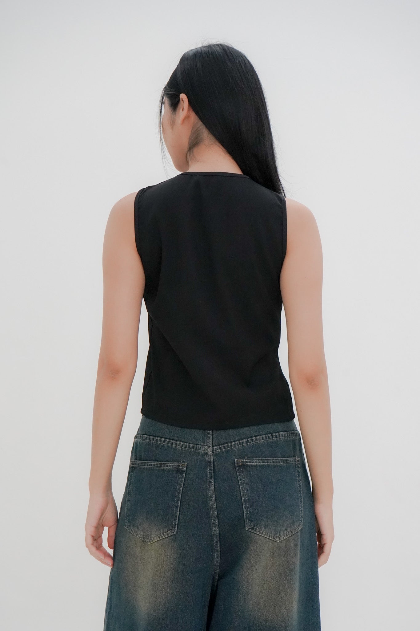 Akira V-neck Vest