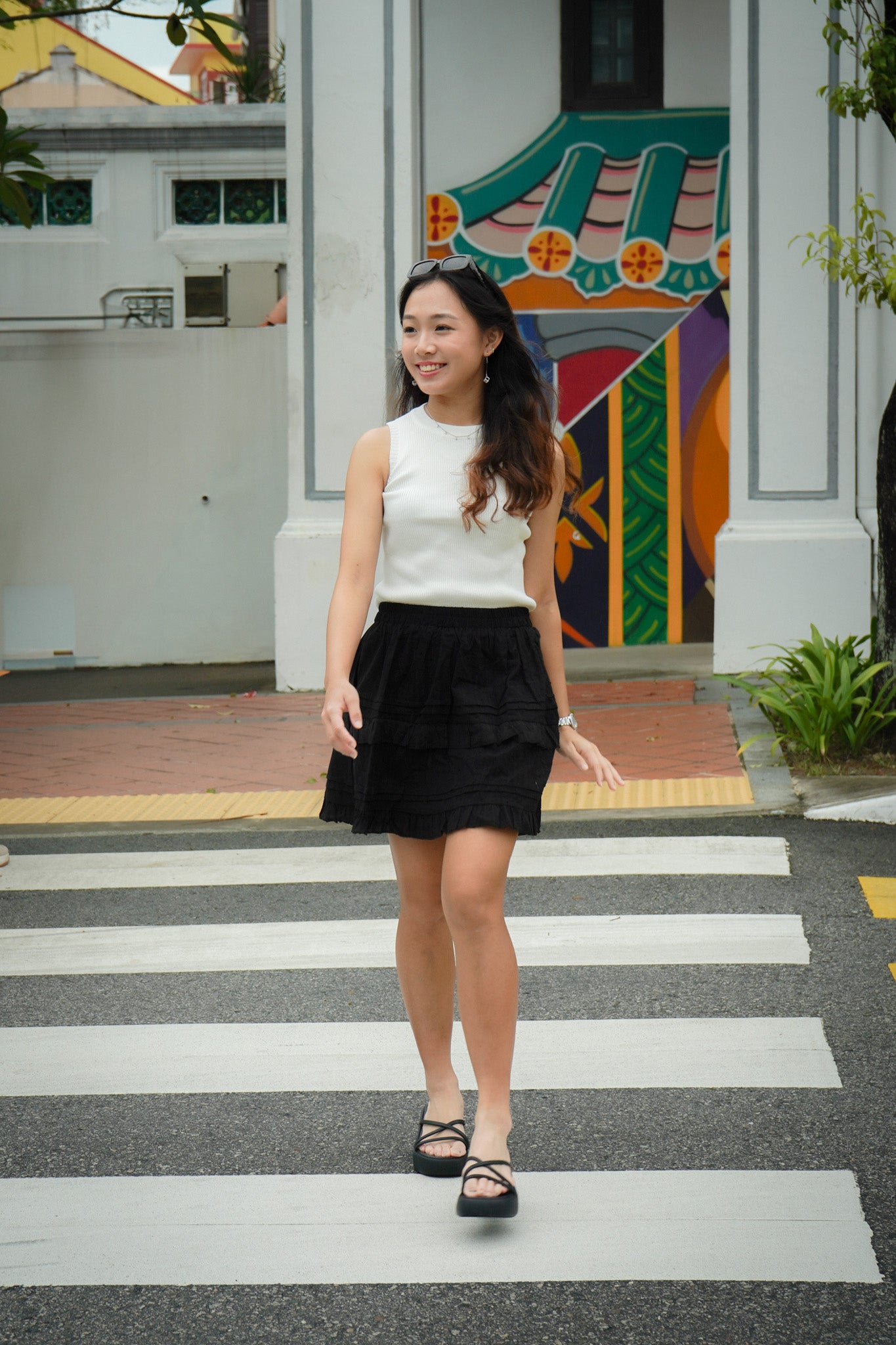 Carys Round Neck Sleeveless Ribbed Top (Black/ White)