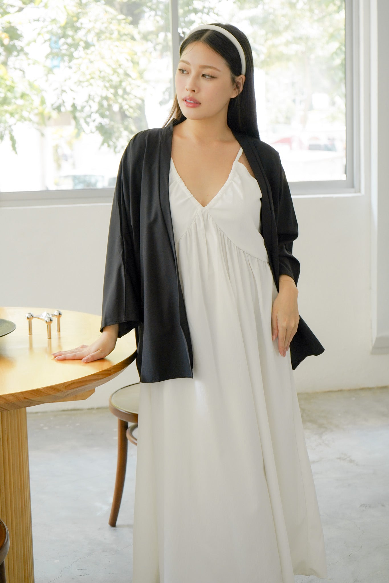 Cora V-neck Sleeveless Dress (White)