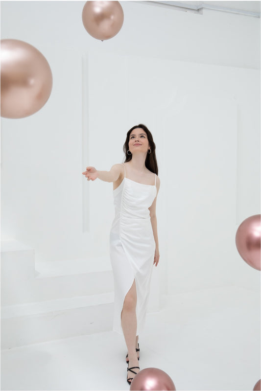 Avril Ruched Sleeveless Midi (Black/ White)