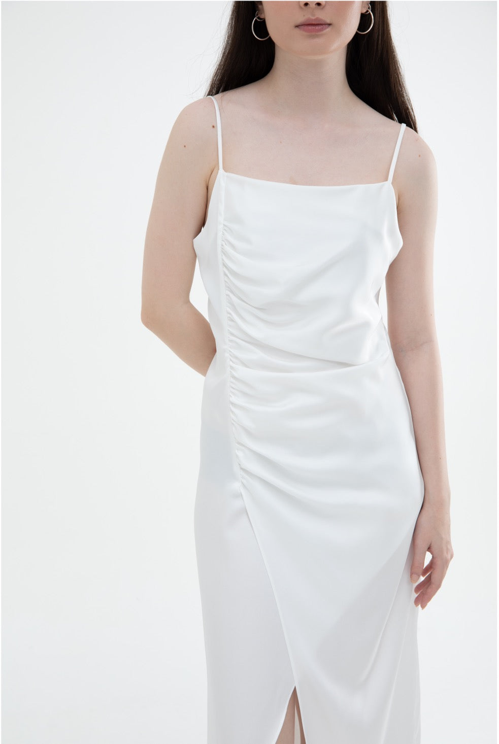 Avril Ruched Sleeveless Midi (Black/ White)