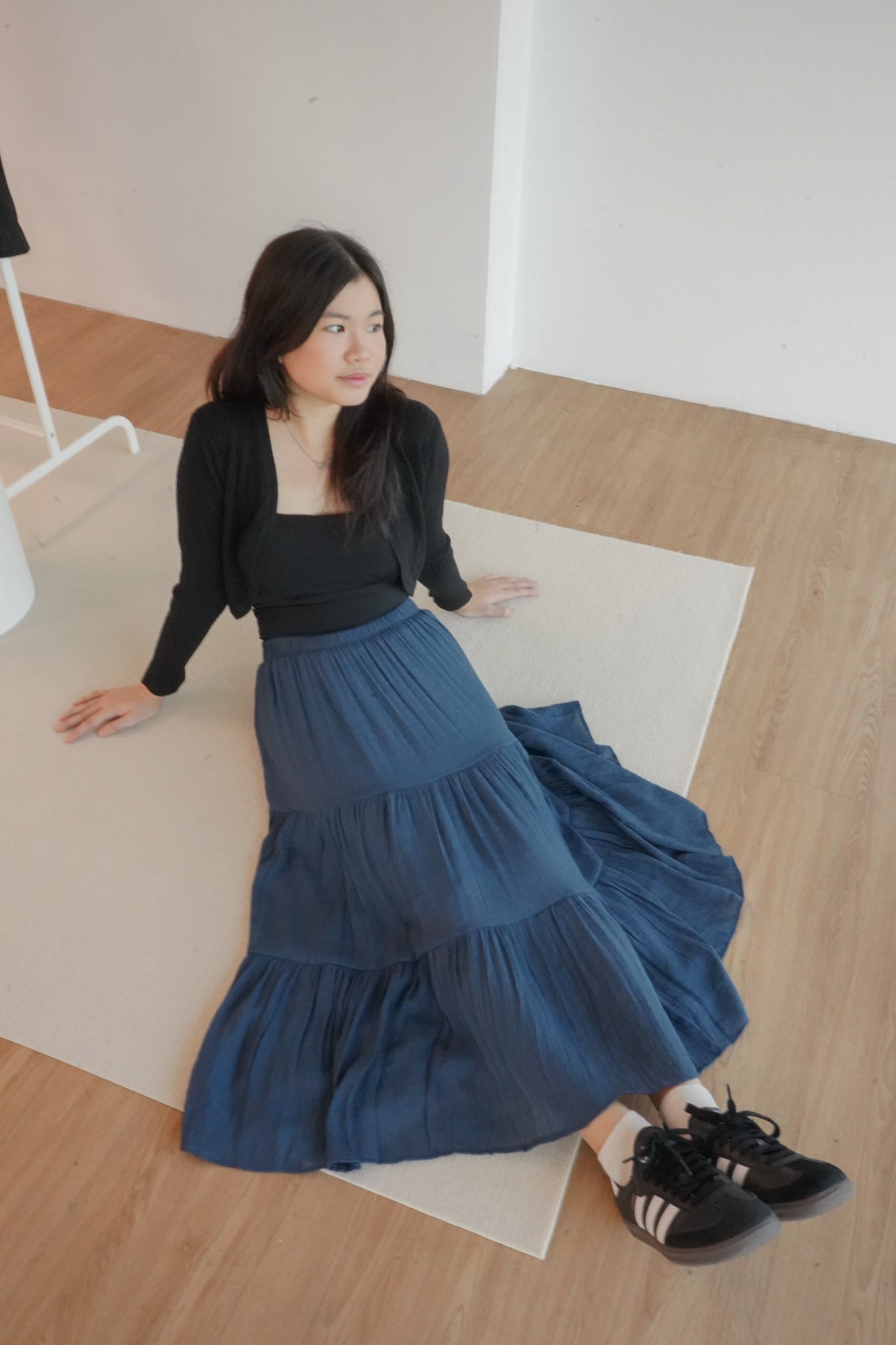 Leah Linen Tiered Skirt (Navy)