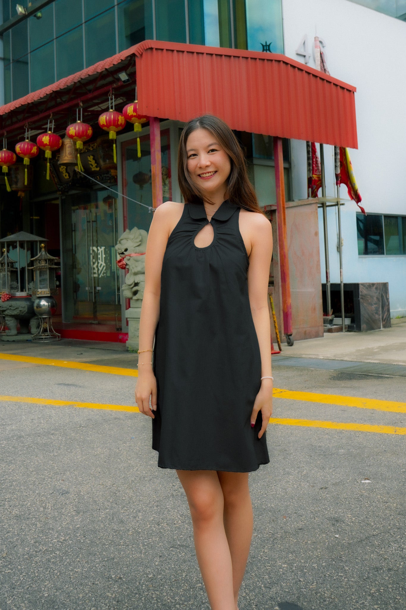 Kimi Peter Pan Collar Dress with Keyhole (Black)