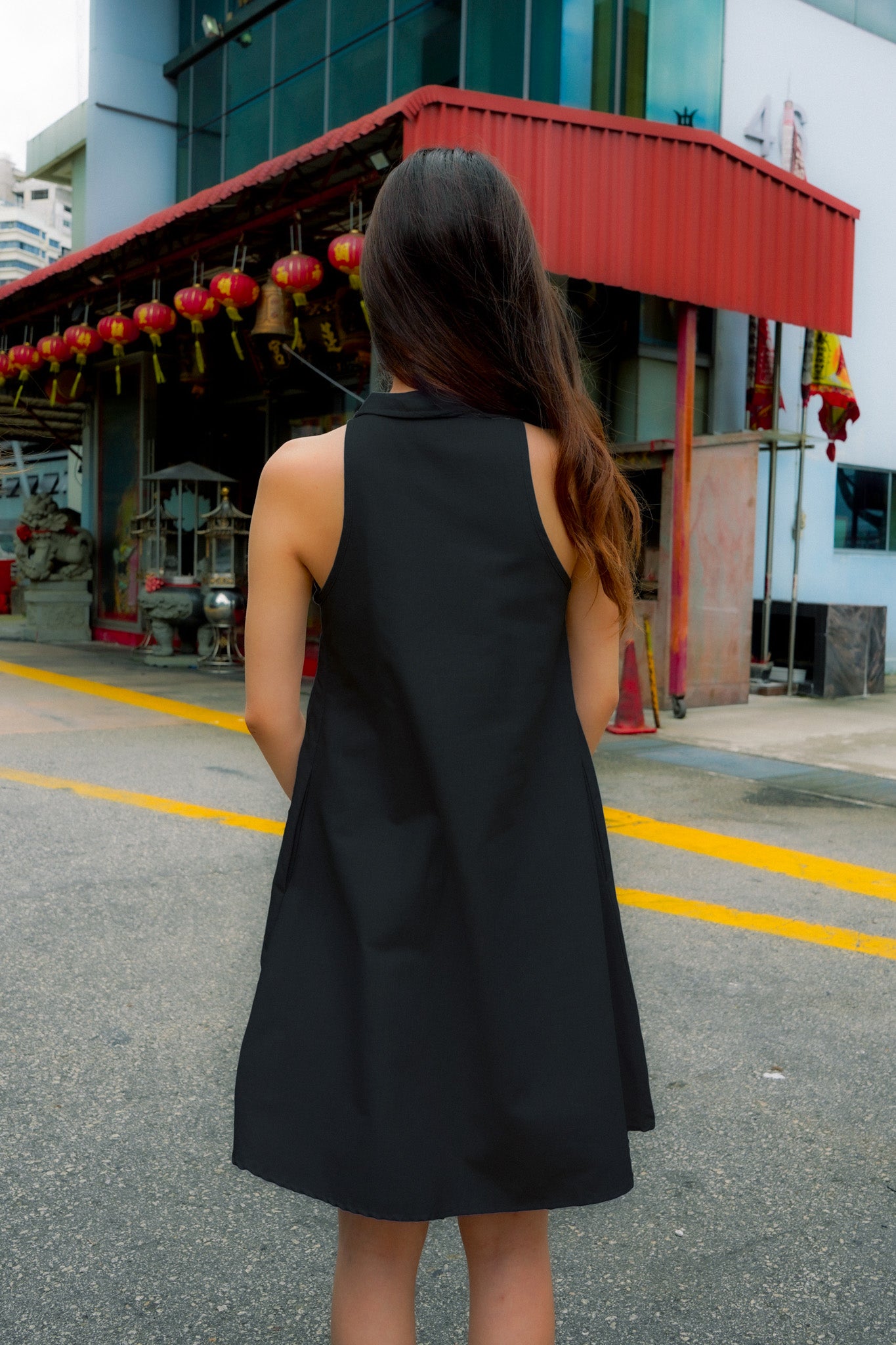 Kimi Peter Pan Collar Dress with Keyhole (Black)