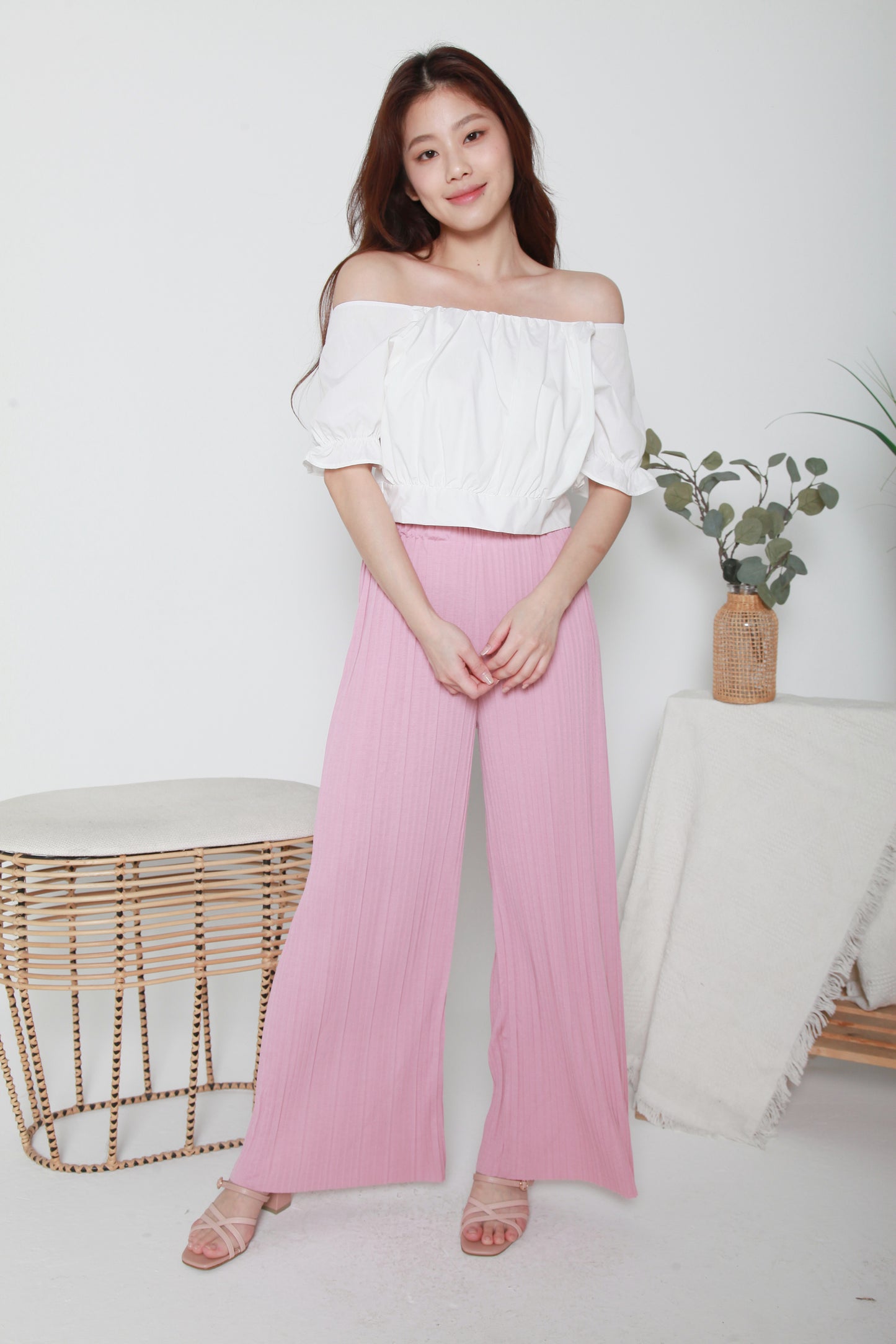 Puffed Sleeves White Crop Top