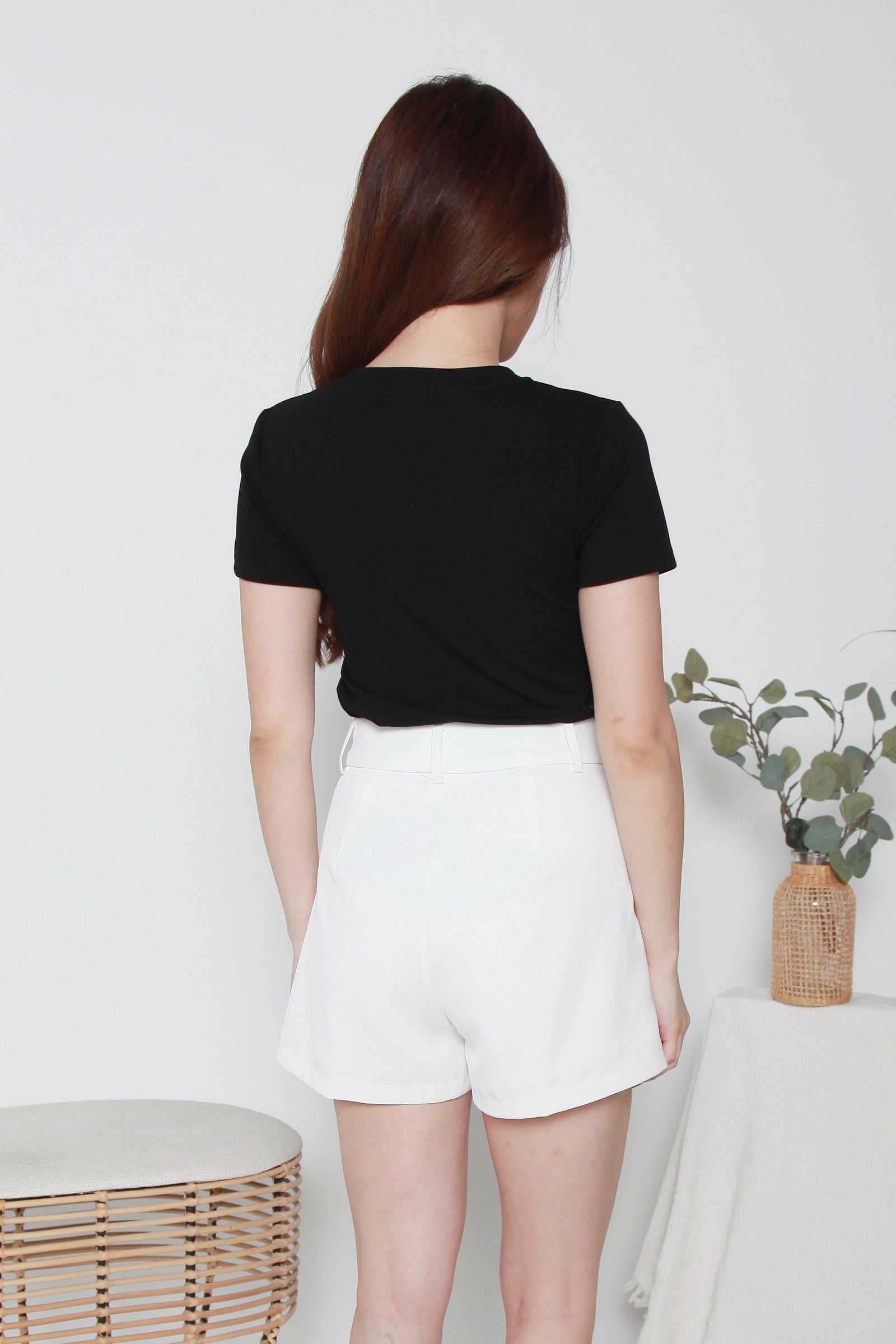 Short-sleeved Round-neck Crop Tee