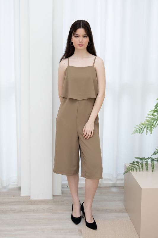 Sleeveless Tiered Jumpsuit (Maroon / Tortilla Brown)