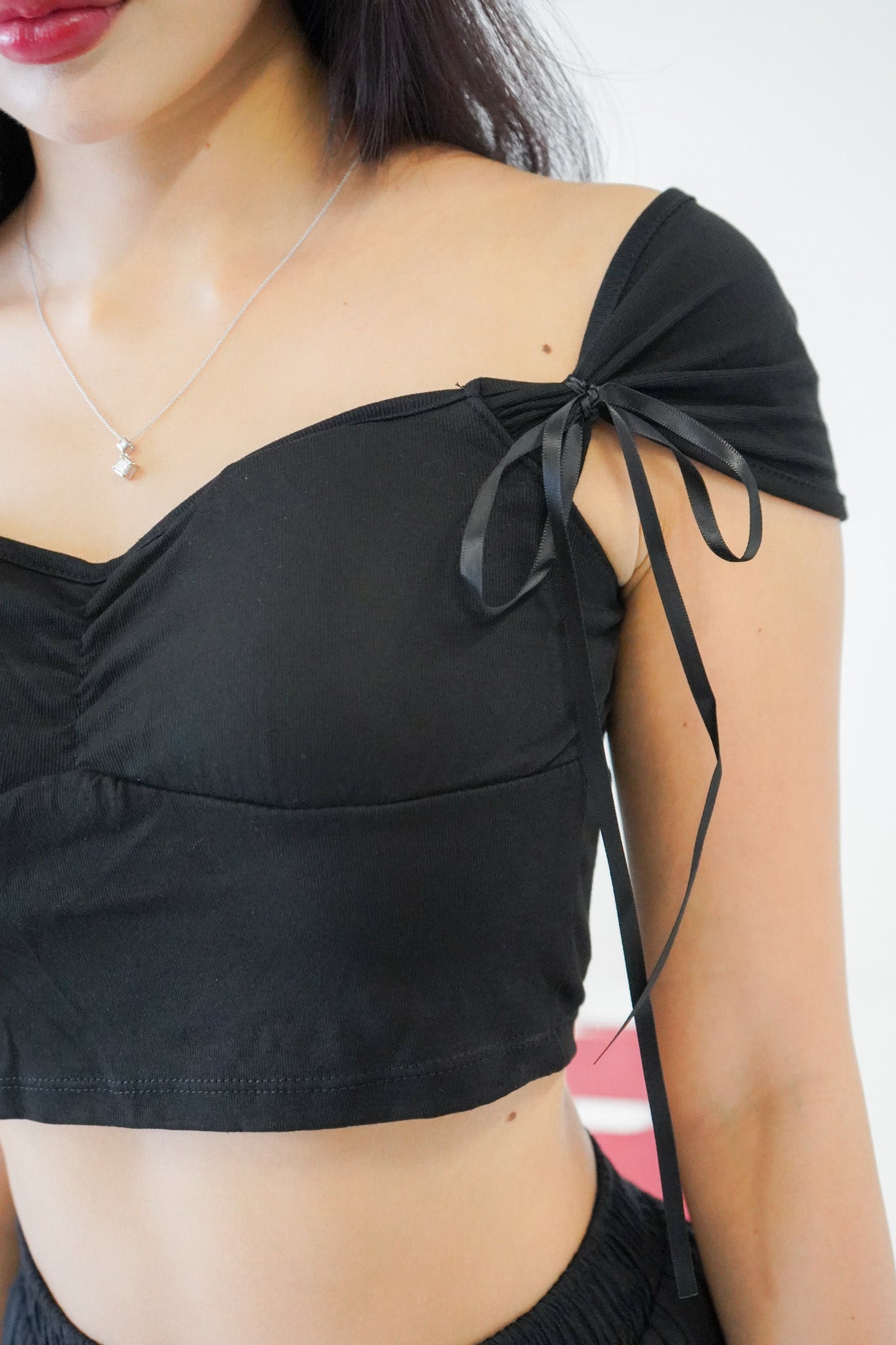 Nemy Padded Off Shoulder Top (w ribbons) (Black)