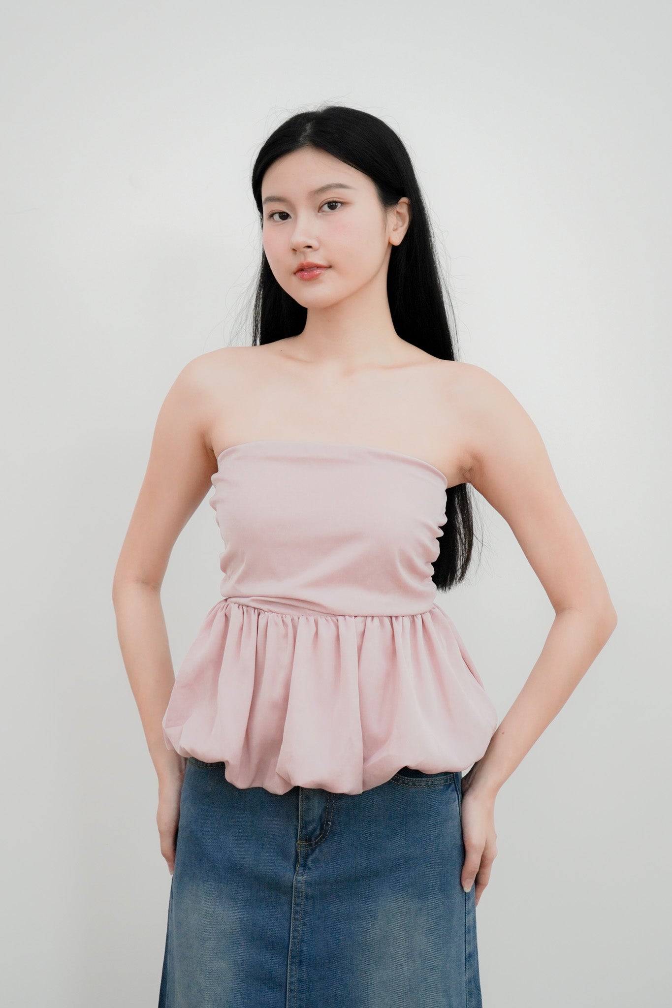 Arden Bubble Hem Ruched Tube Top (Dusty Pink)