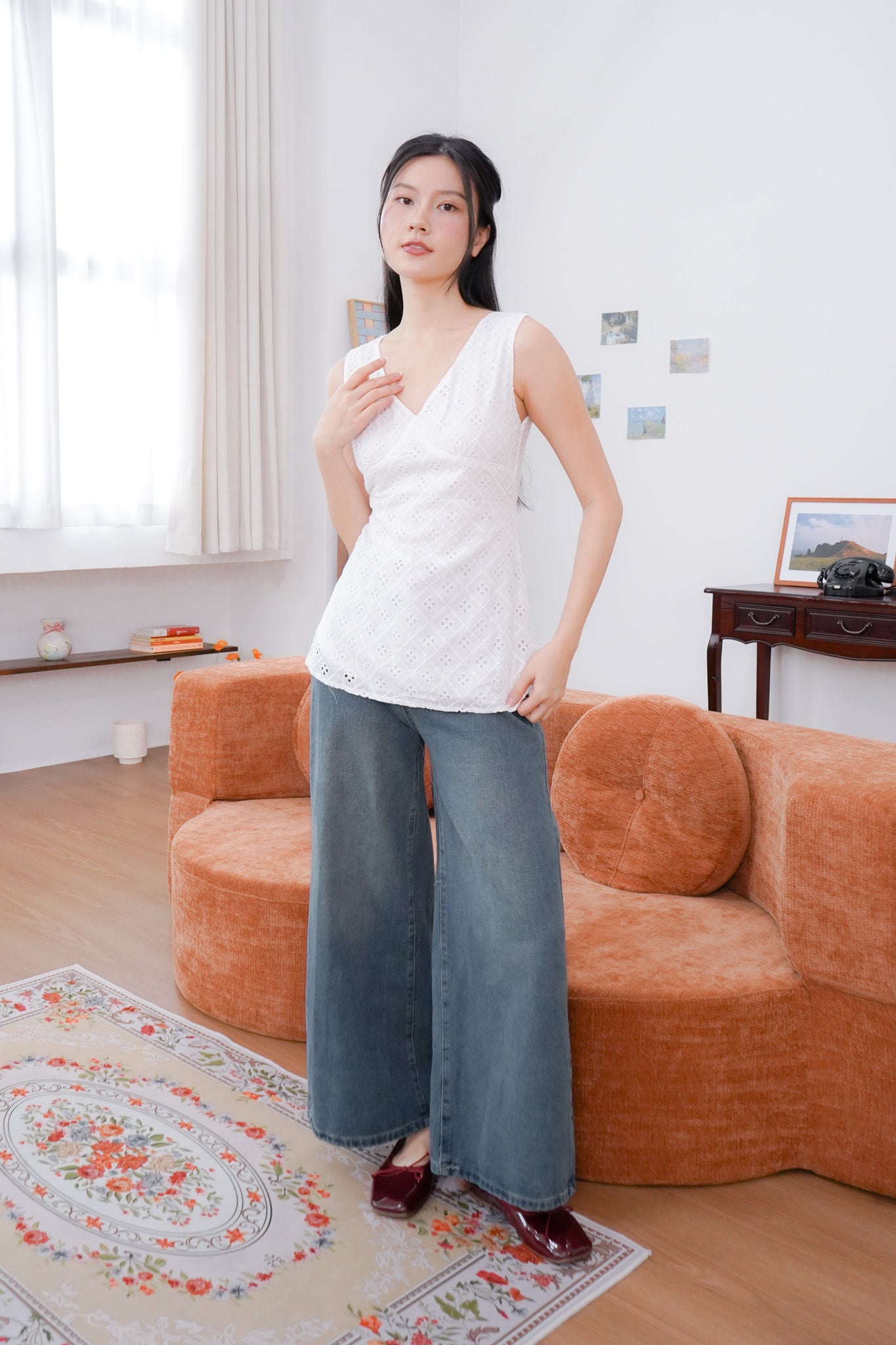 Lila White V-neck Eyelet top