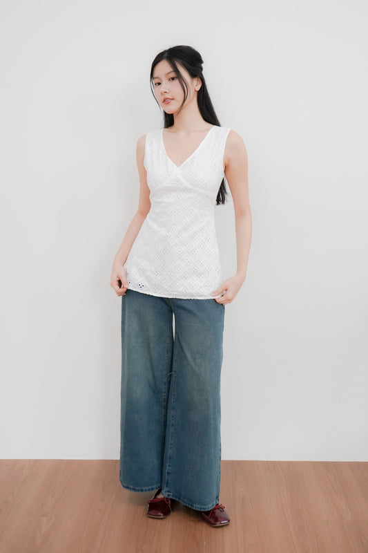 Lila White V-neck Eyelet top