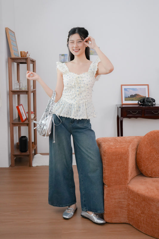 Hazel floral flutter sleeve top (cream)
