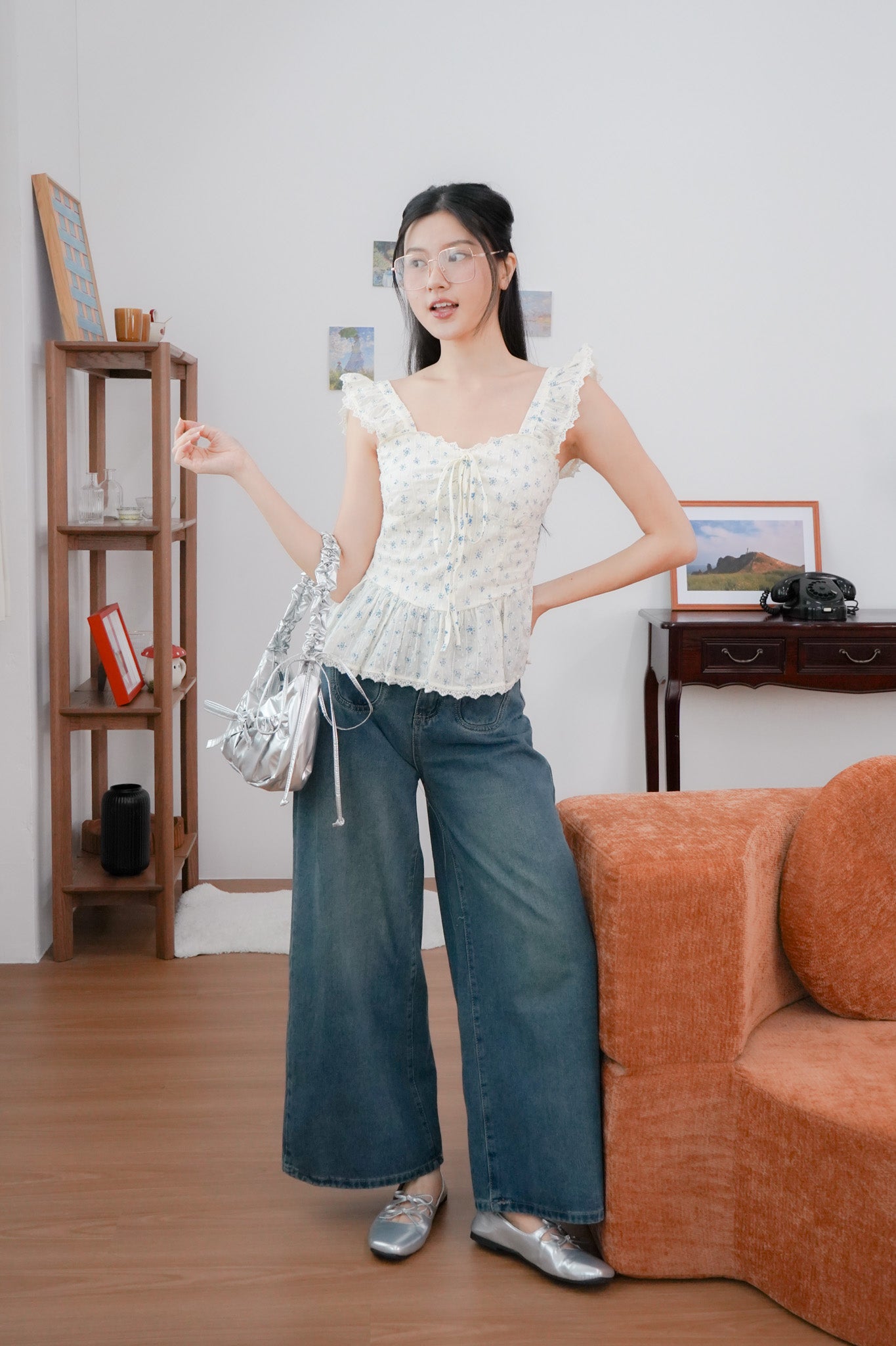 Hazel floral flutter sleeve top (cream)