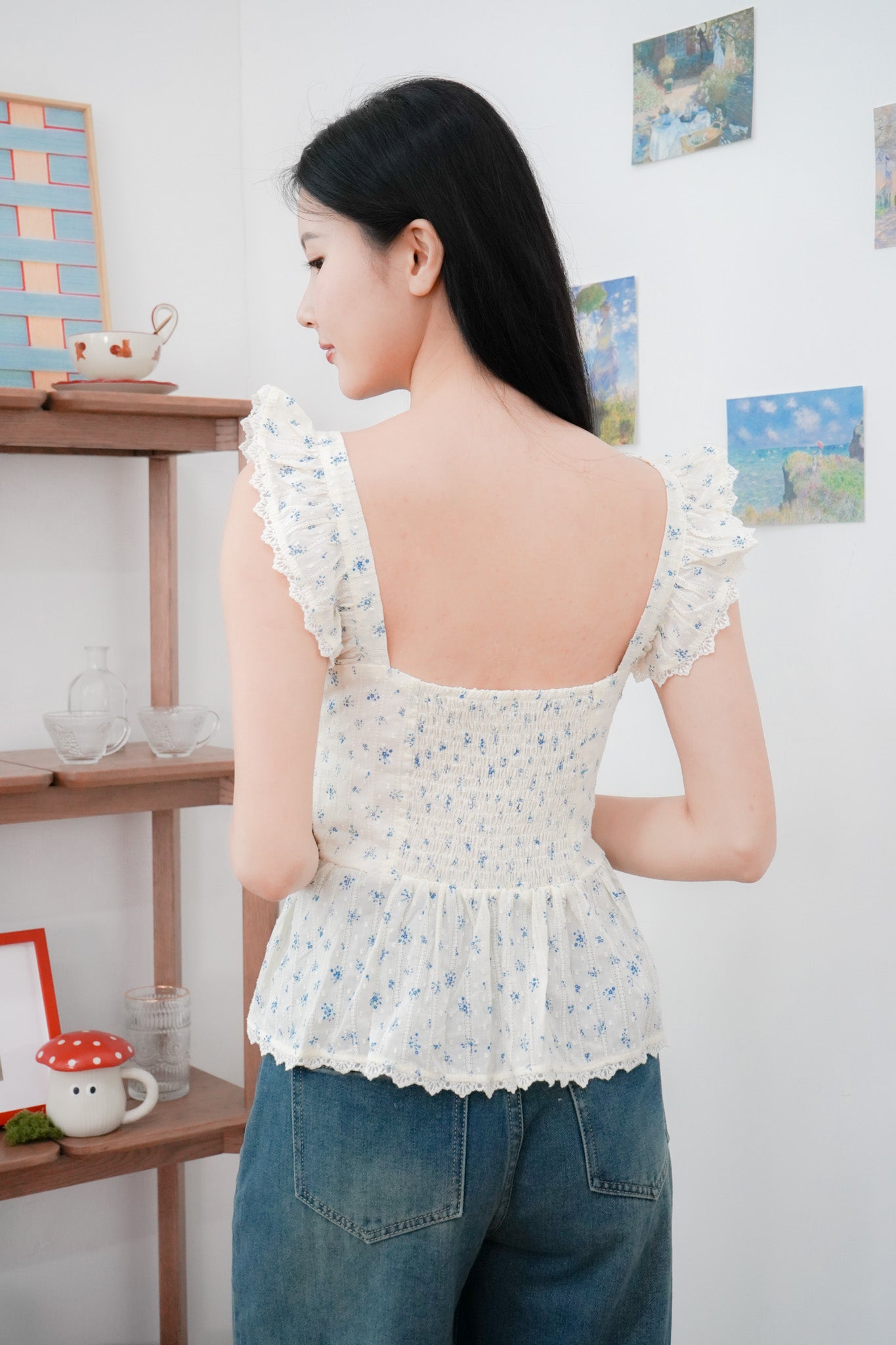 Hazel floral flutter sleeve top (cream)