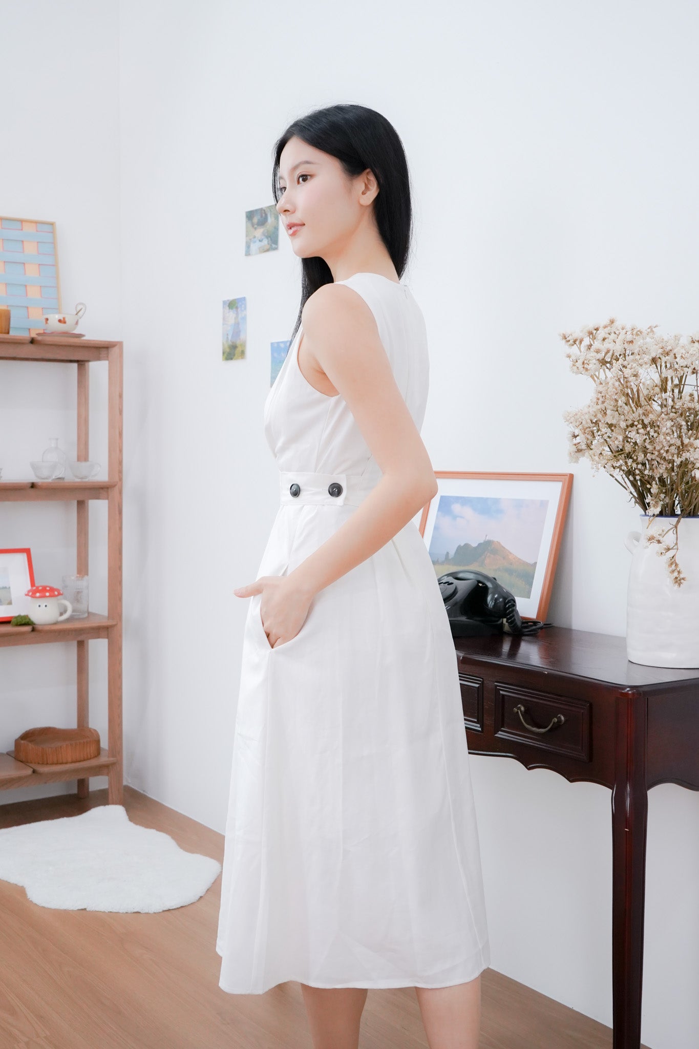Lynn Retro Pleated Sleeveless Midi Dress