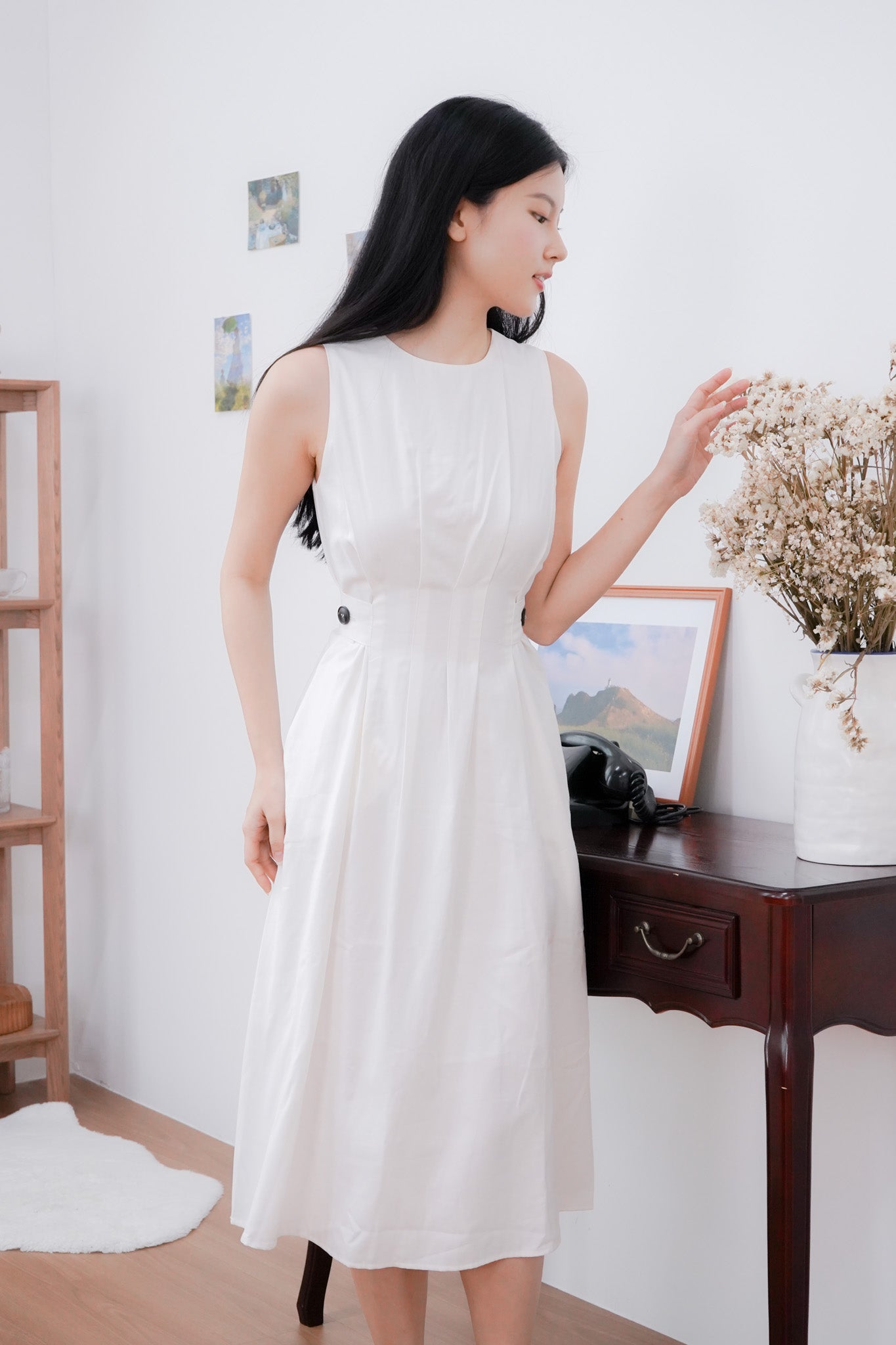 Lynn Retro Pleated Sleeveless Midi Dress