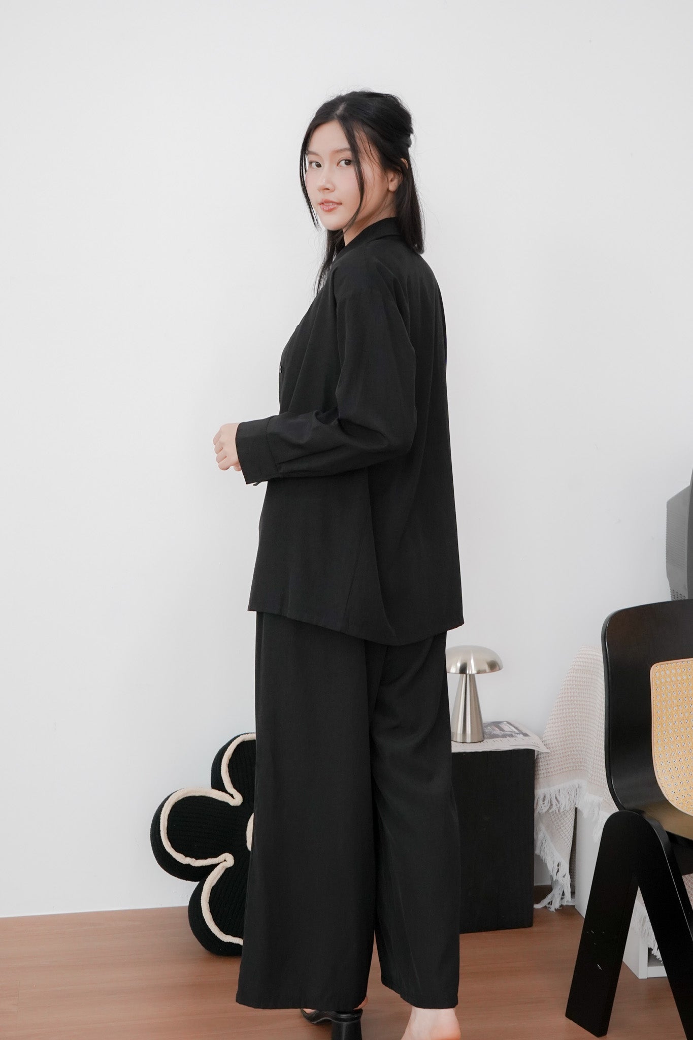 Junia Oversized Shirt (Black)