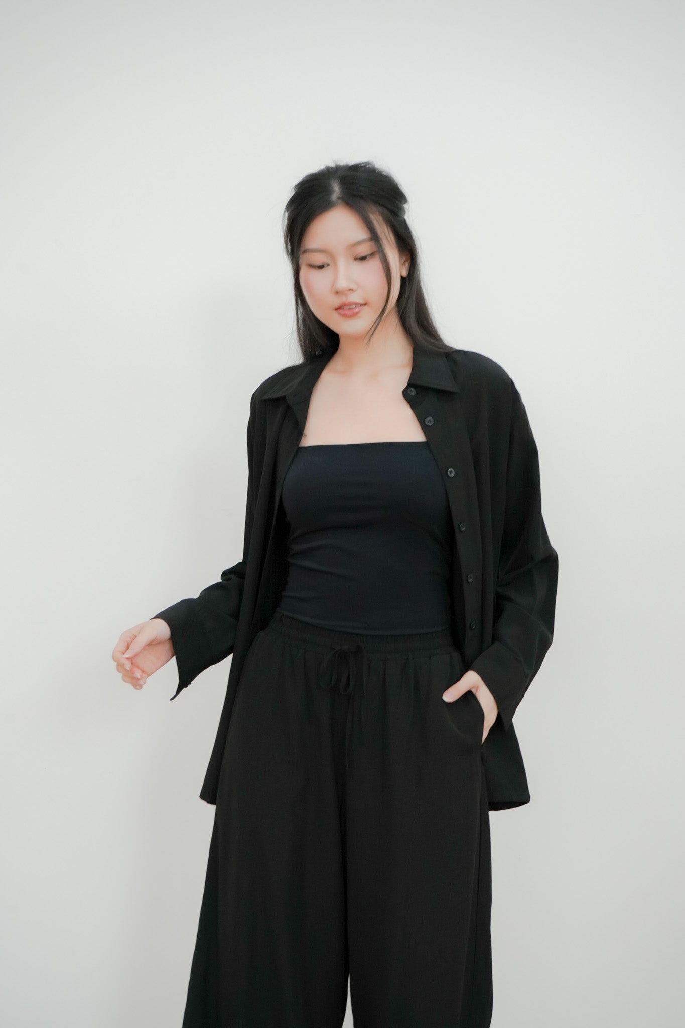 Junia Oversized Shirt (Black)