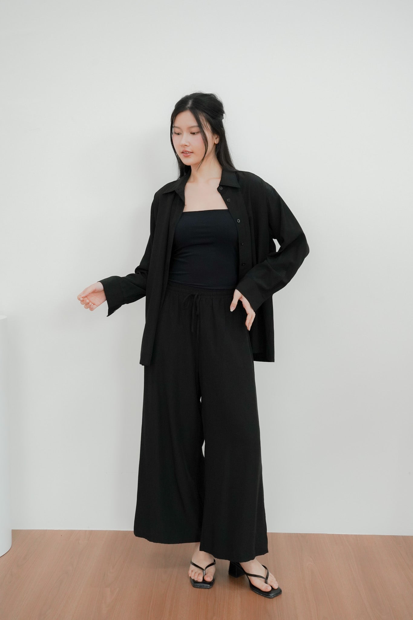 Junia Oversized Shirt (Black)