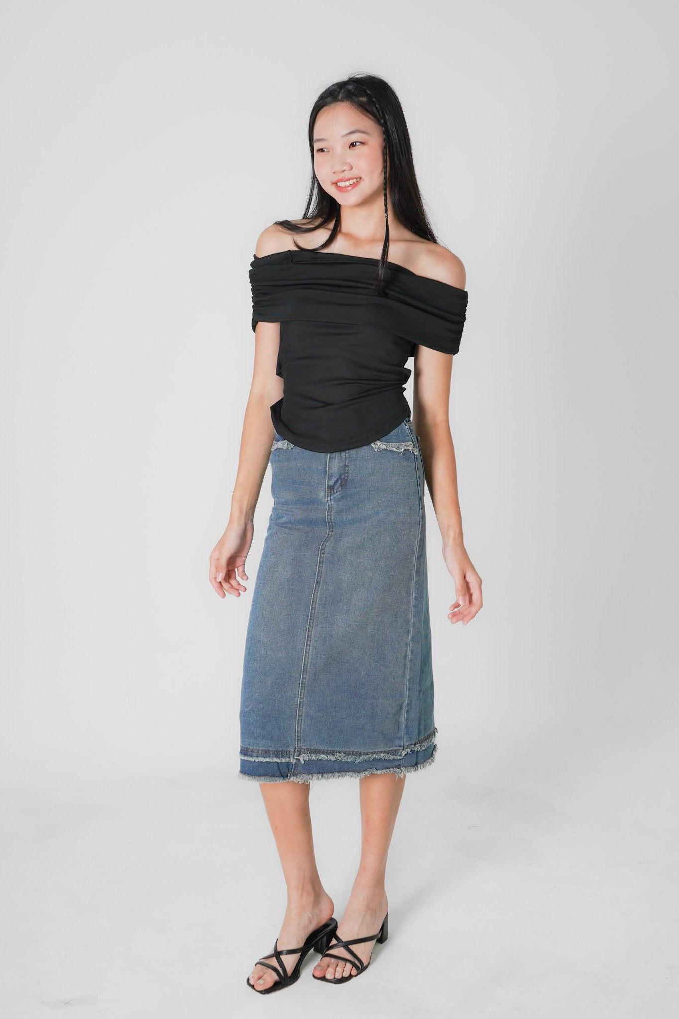 Mirin Frayed Hem Denim Midi Skirt