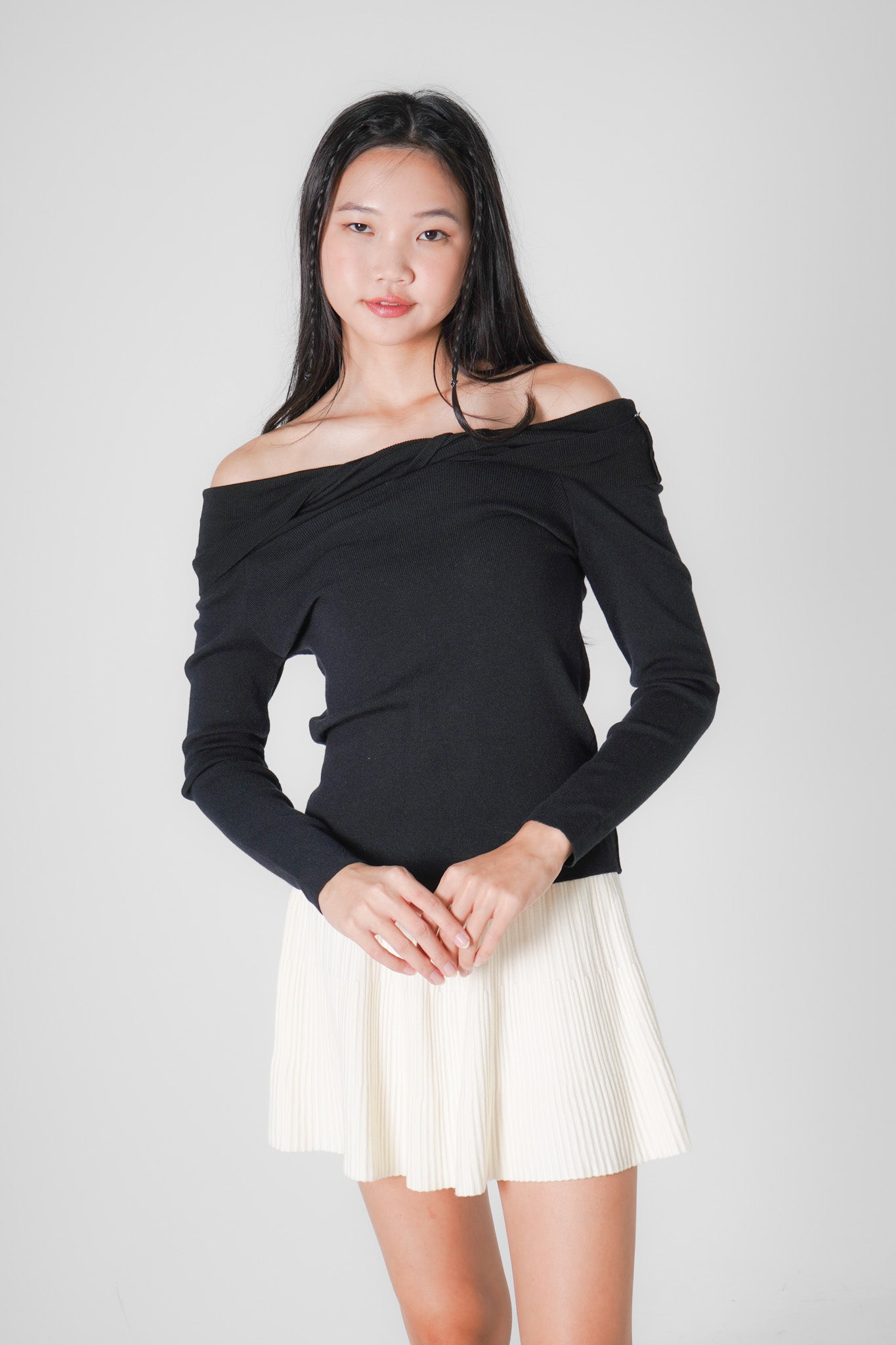 Austen Off Shoulder Knitted Top (Black)