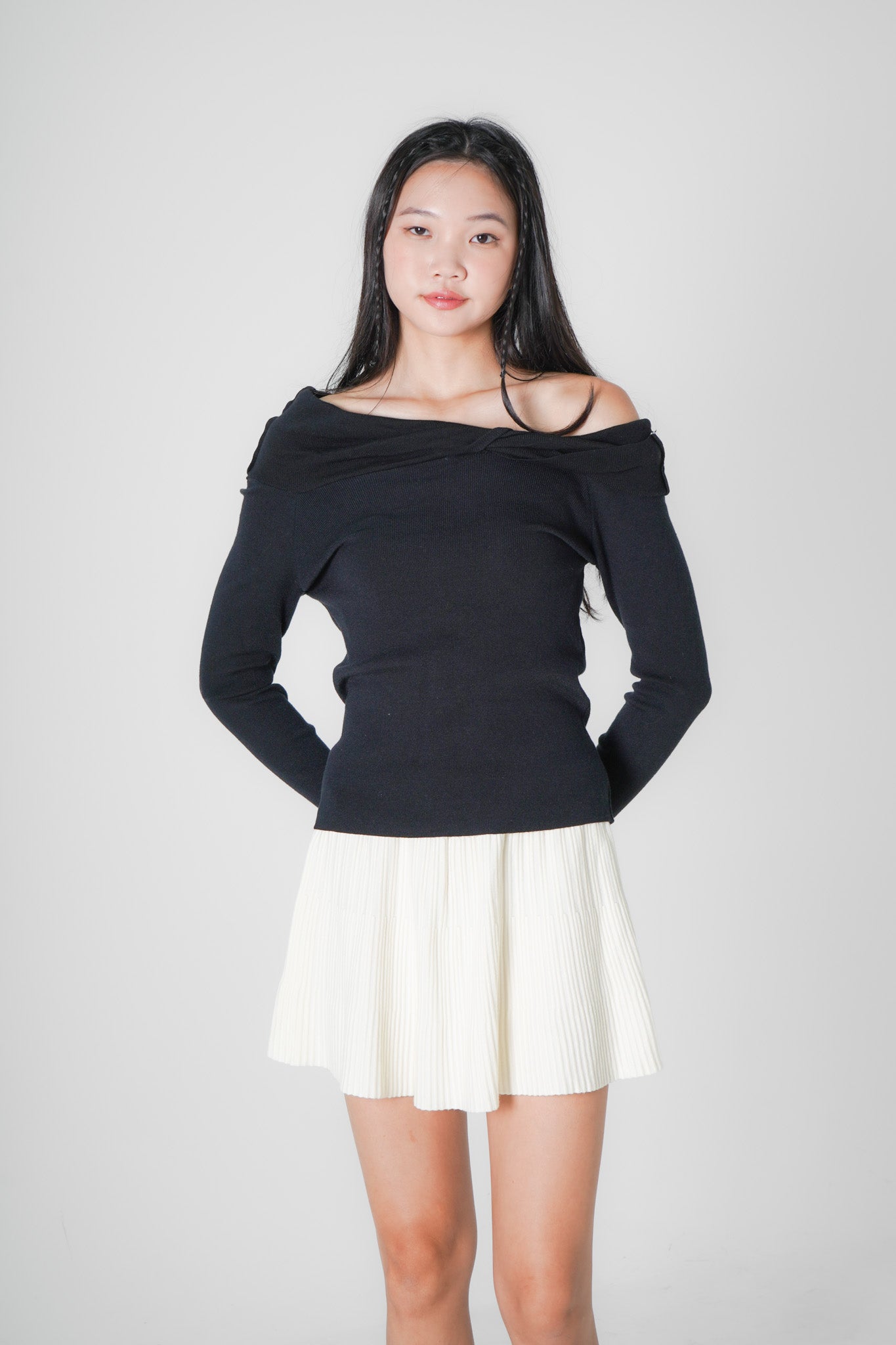 Austen Off Shoulder Knitted Top (Black)