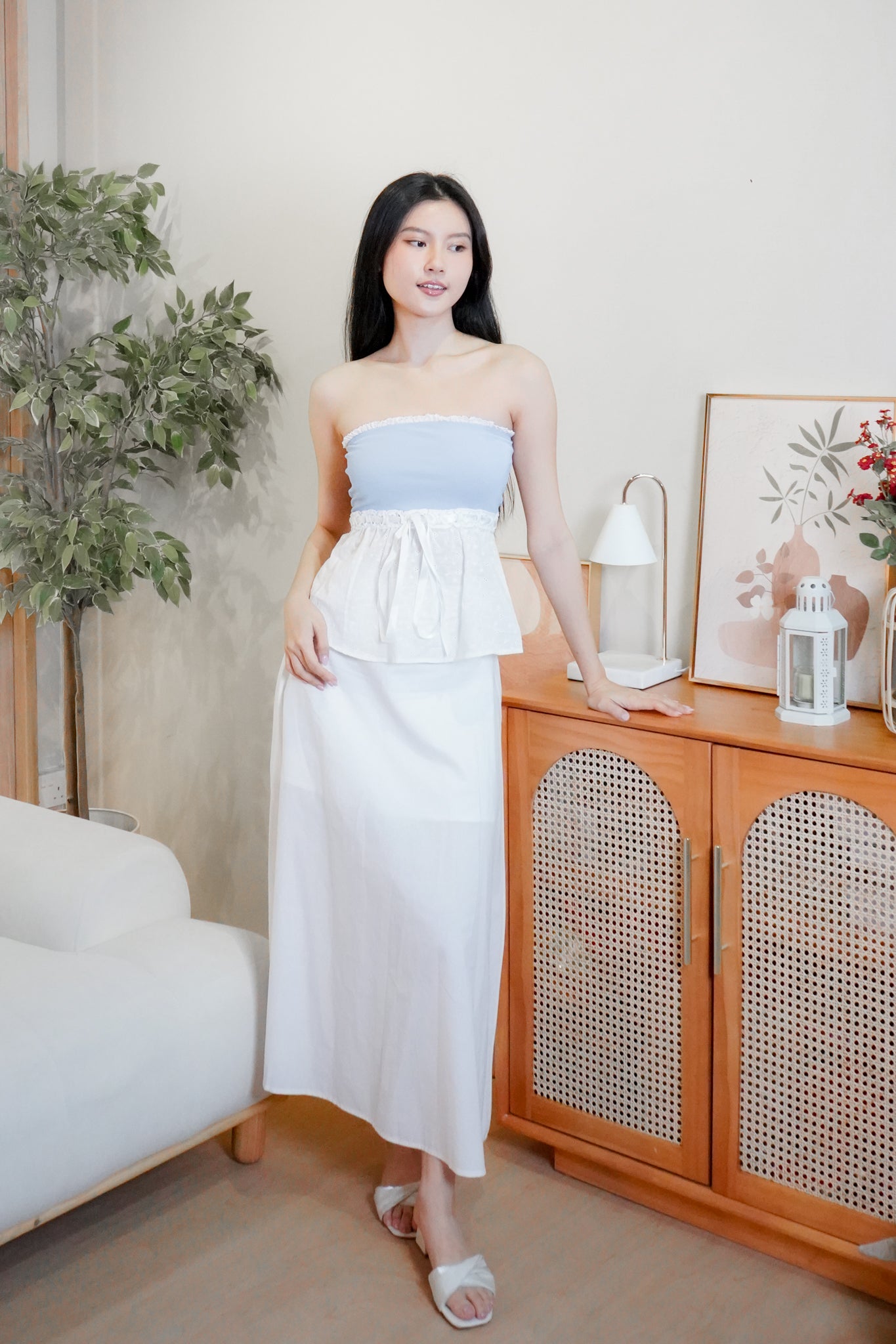 Demi Eyelet Lace Tube Top (Pastel Blue)