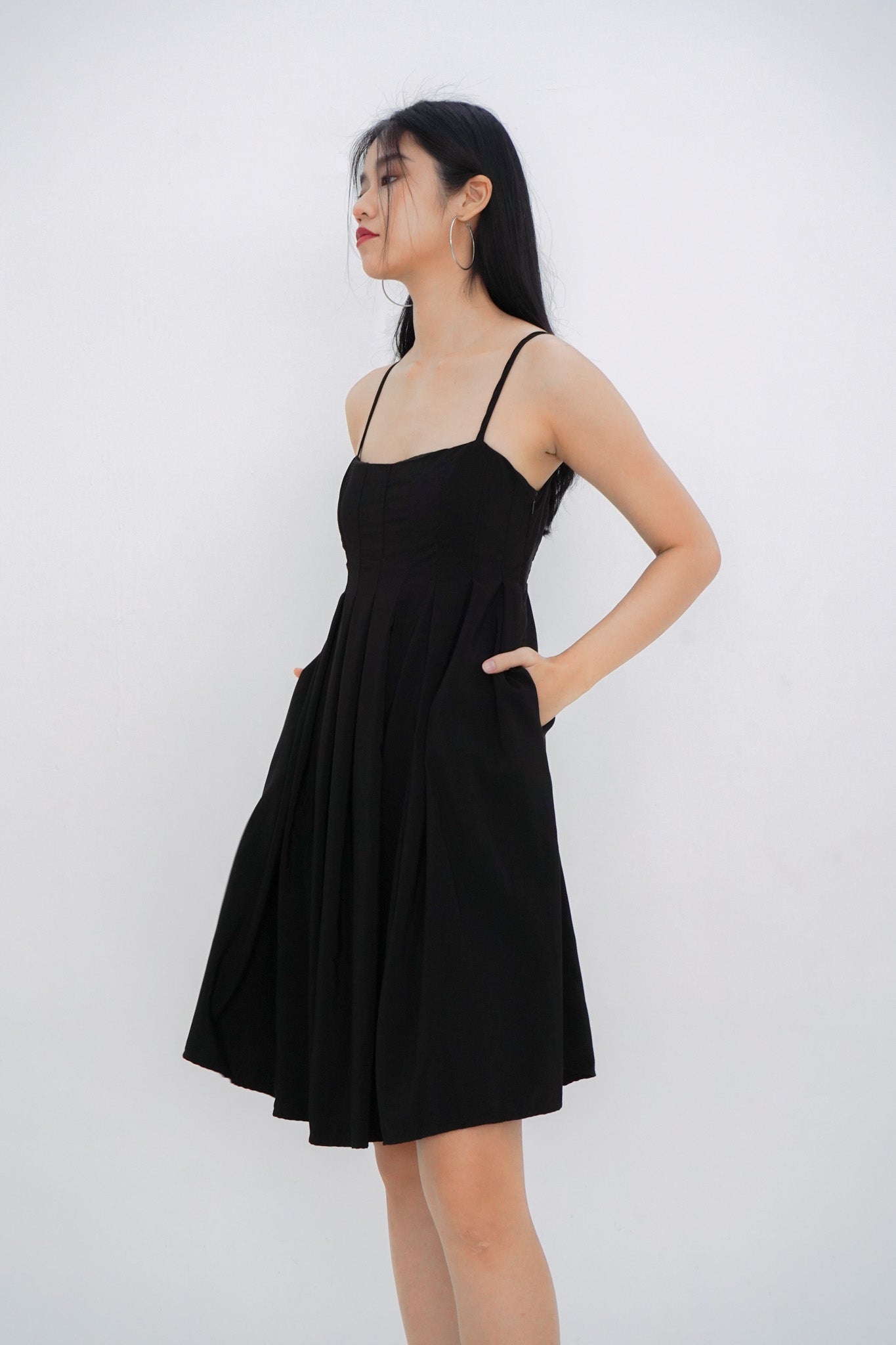 Ember Box Pleat Dress (Black)