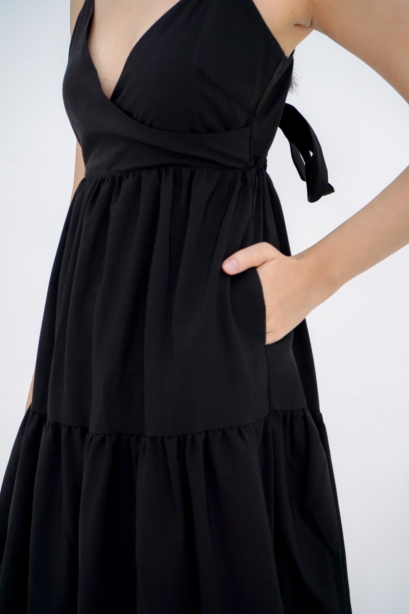 Aspen Overlap Tie Back Dress (Black)